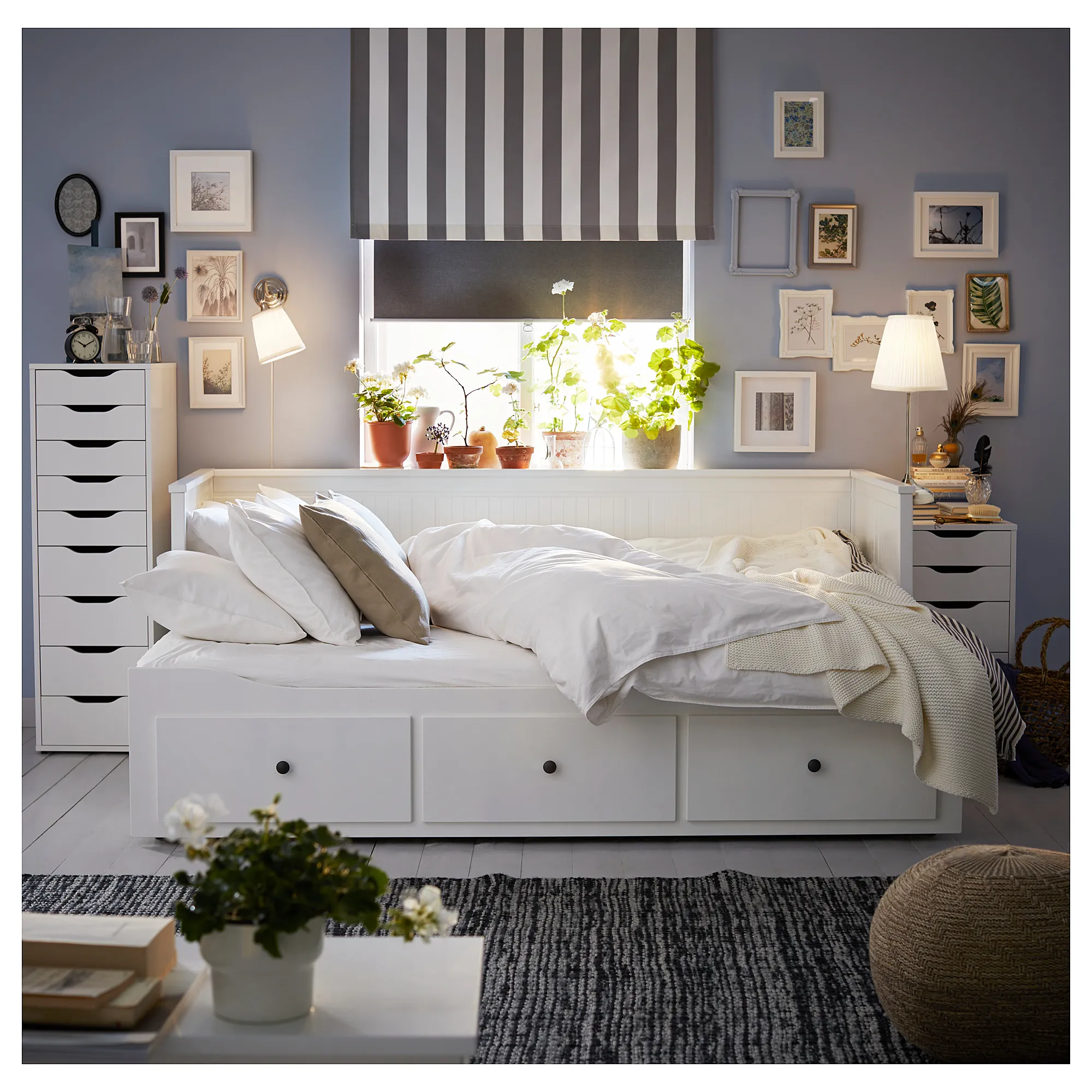 HEMNES 坐臥兩用床框附三個床底收納盒