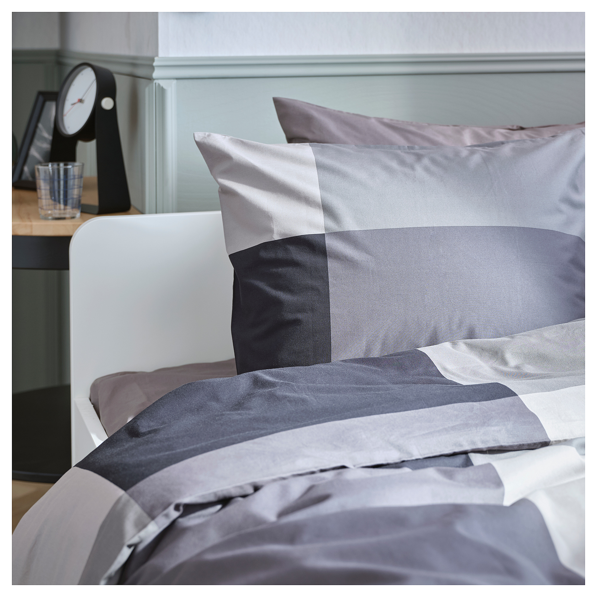 BRUNKRISSLA duvet cover and 2 pillowcases