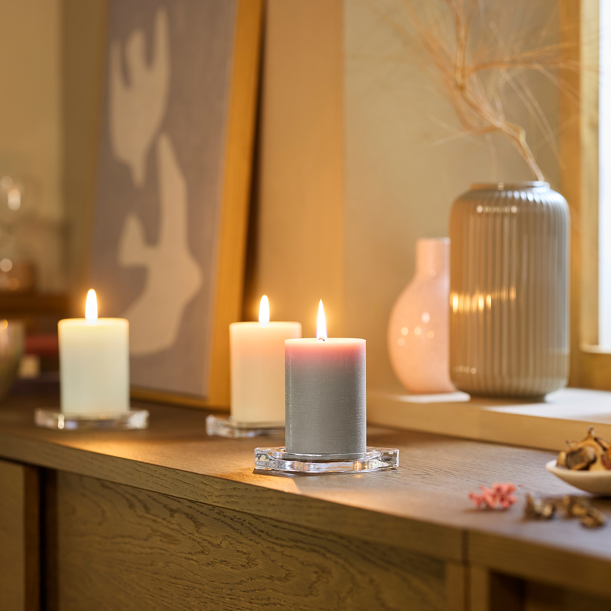 LOTSFÅGEL 柱狀香氛蠟燭