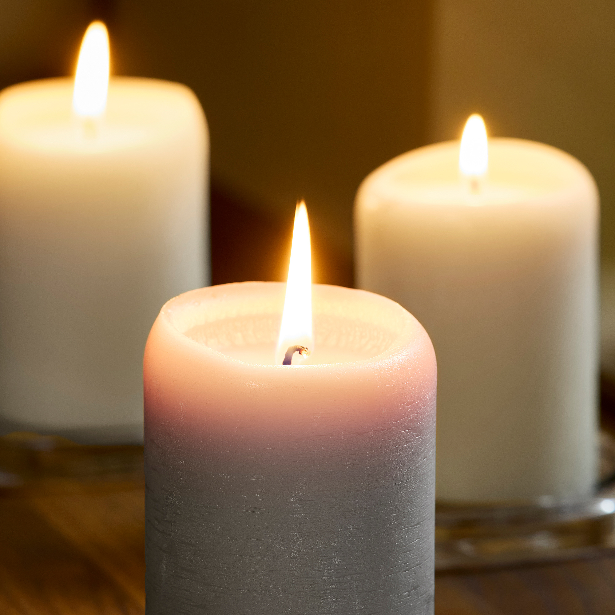 LOTSFÅGEL 柱狀香氛蠟燭