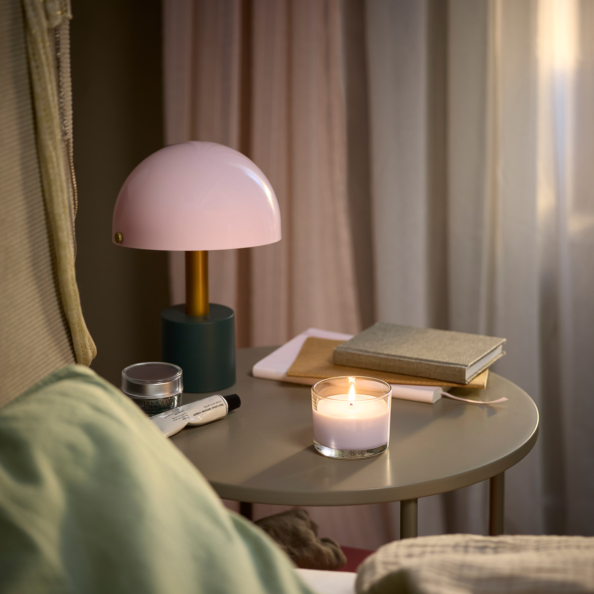 LOTSFÅGEL 香氛杯狀蠟燭