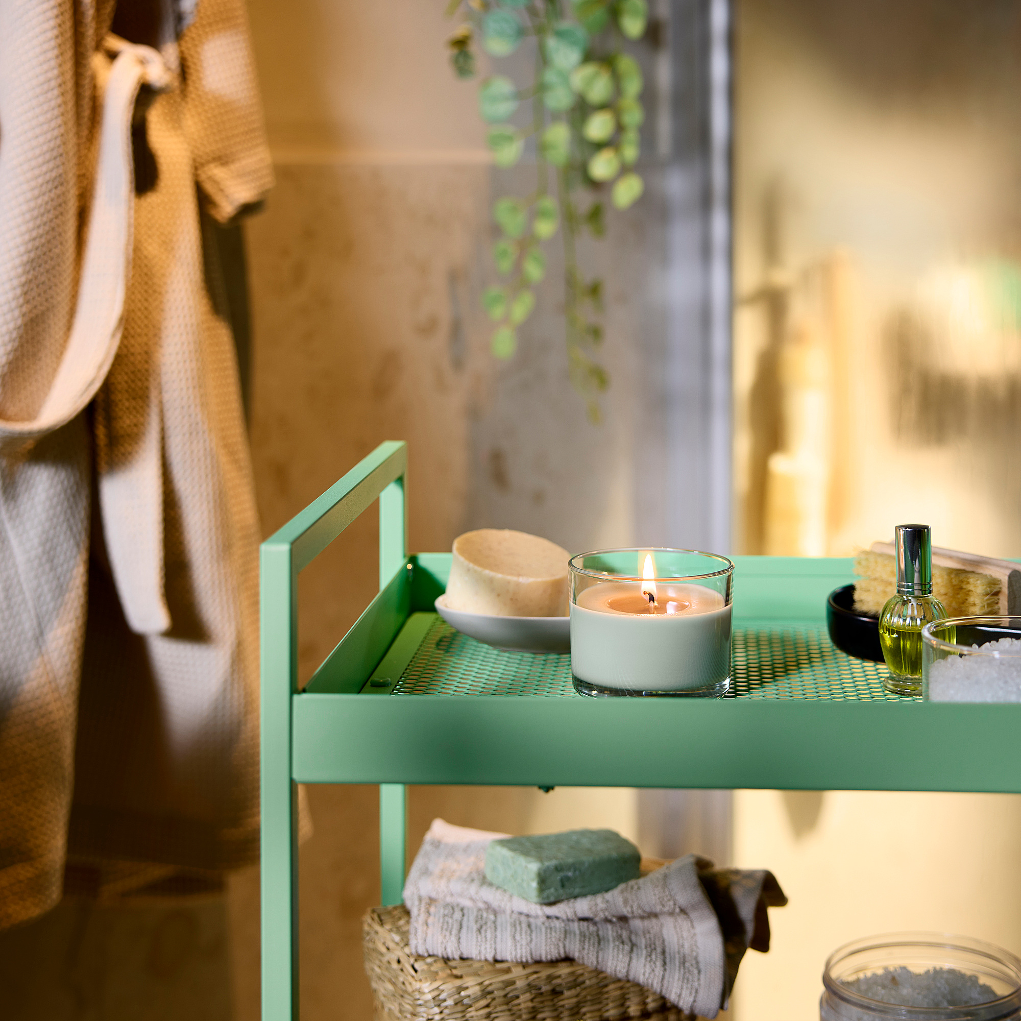 LOTSFÅGEL scented candle in glass