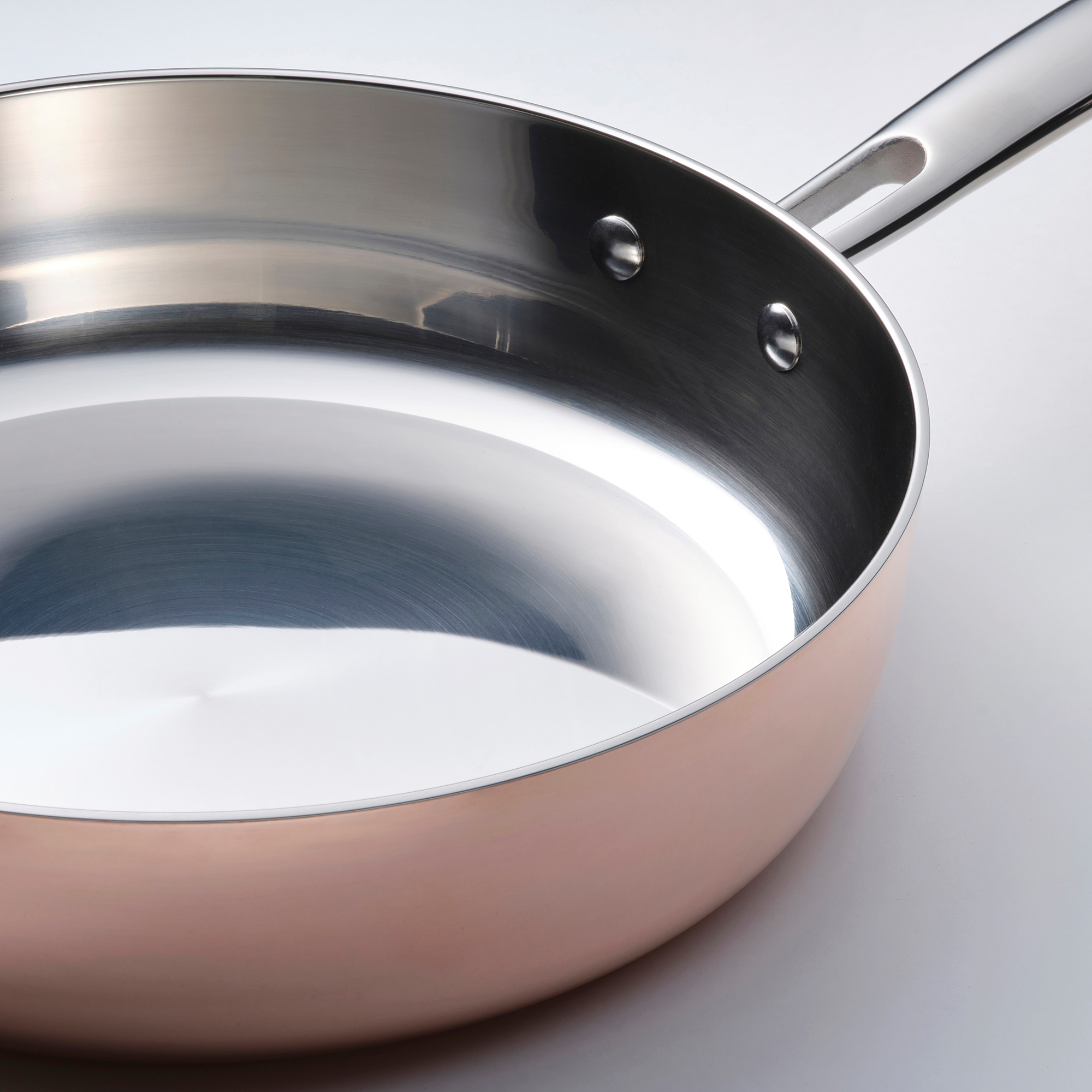 FINMAT sauté pan with lid