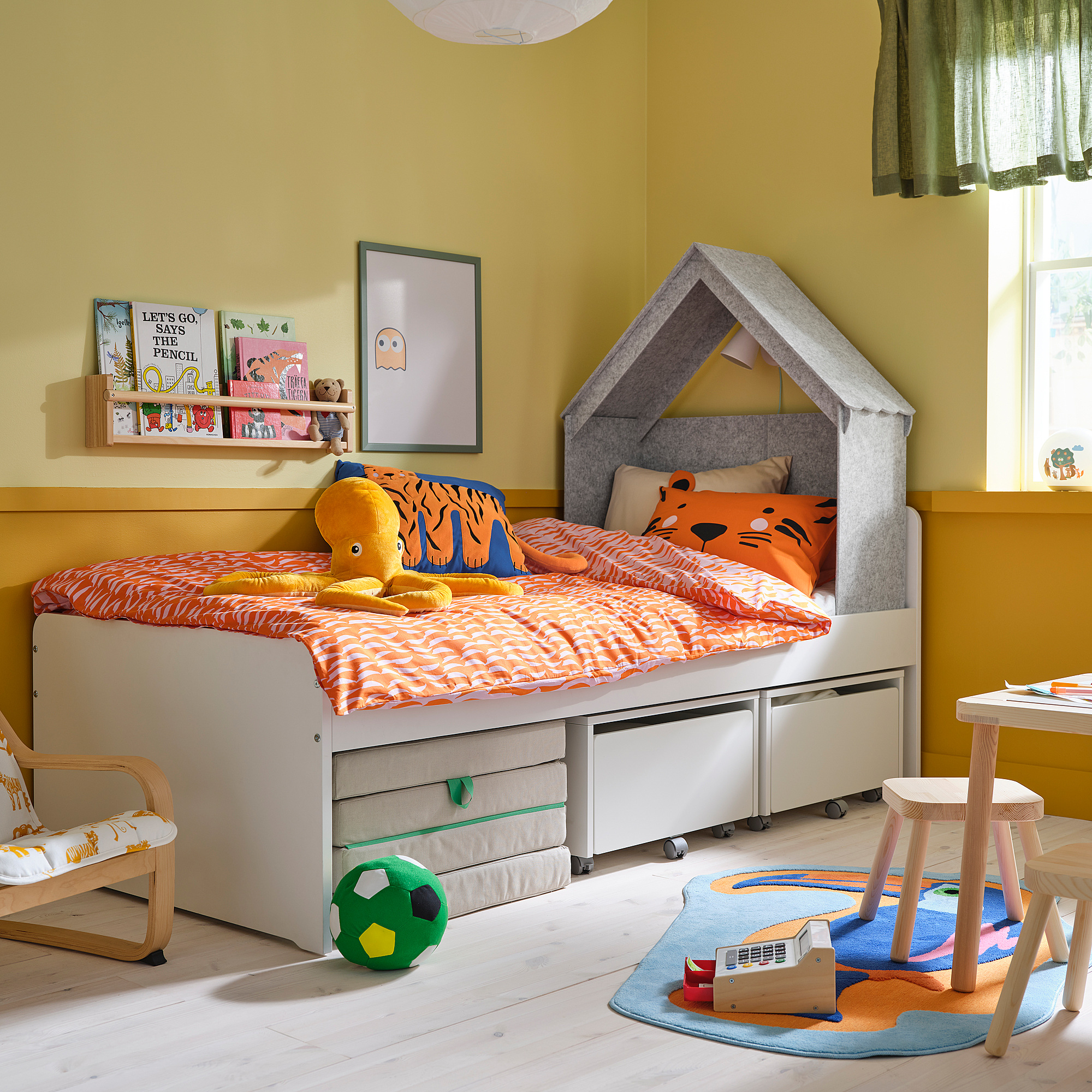 SLÄKT bed frame