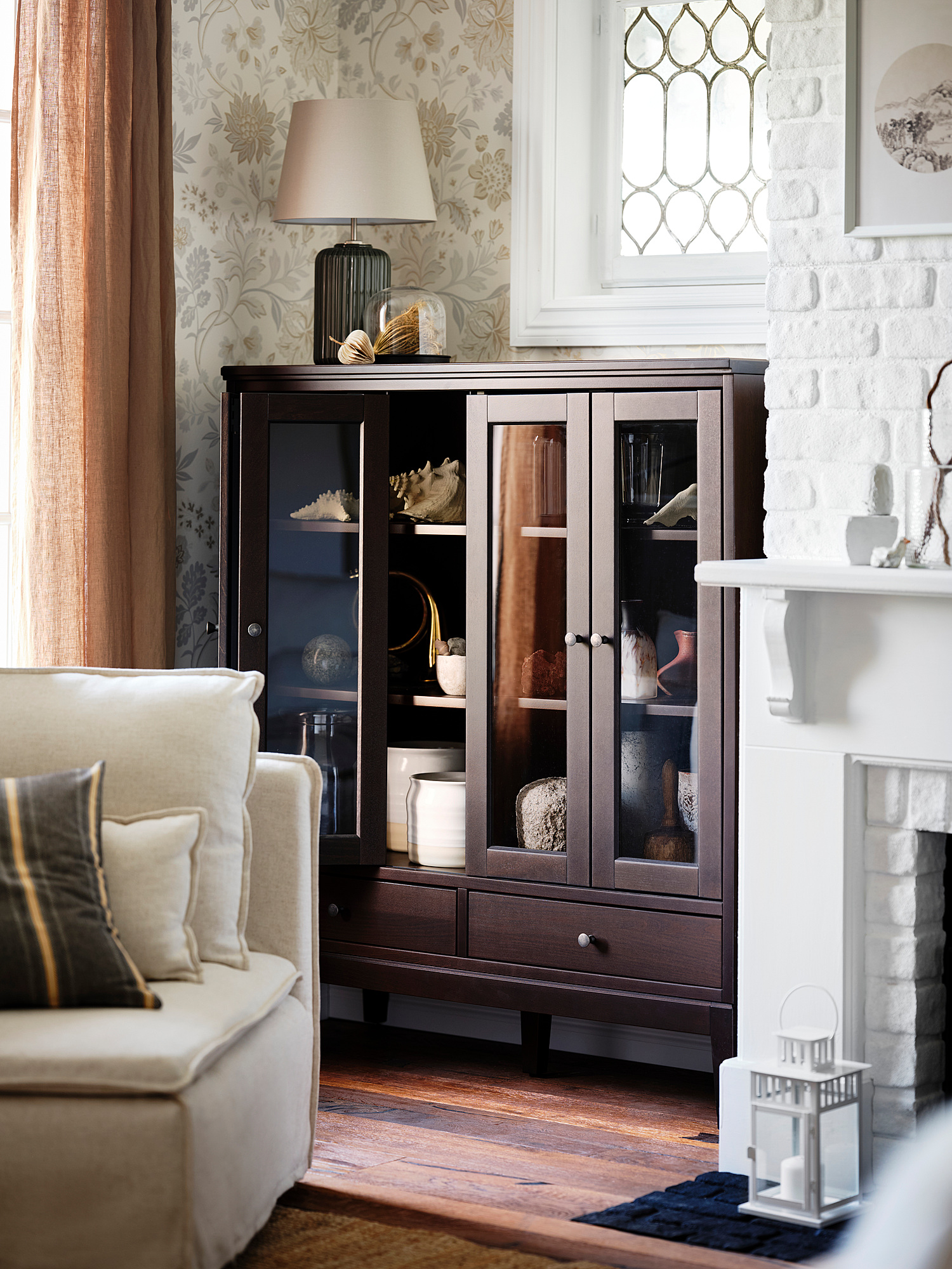 IDANÄS cabinet with bi-folded glass doors