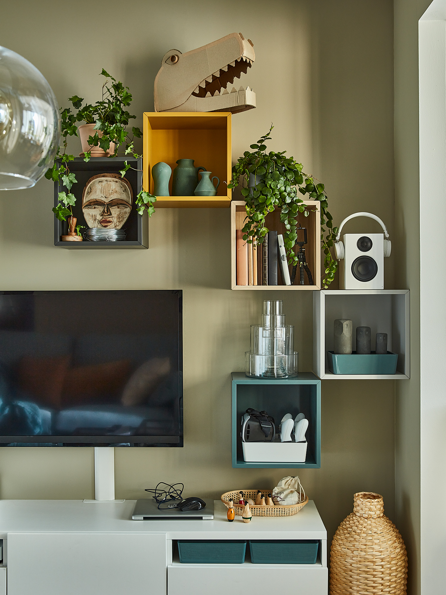 EKET wall-mounted shelving unit