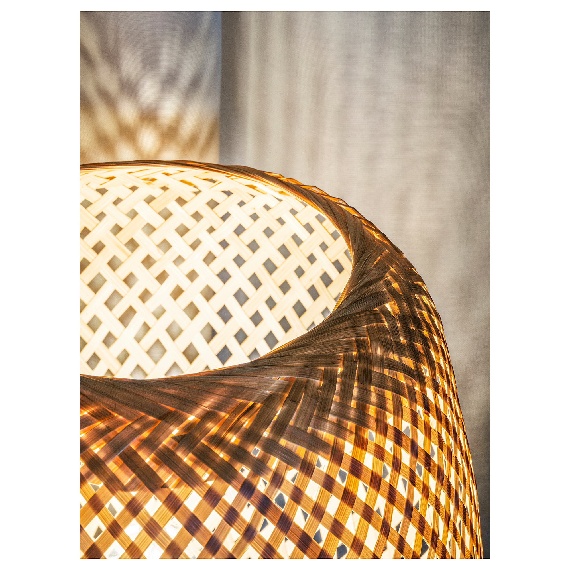 SYMFONISK speaker lamp w Wi-Fi, bamboo shade