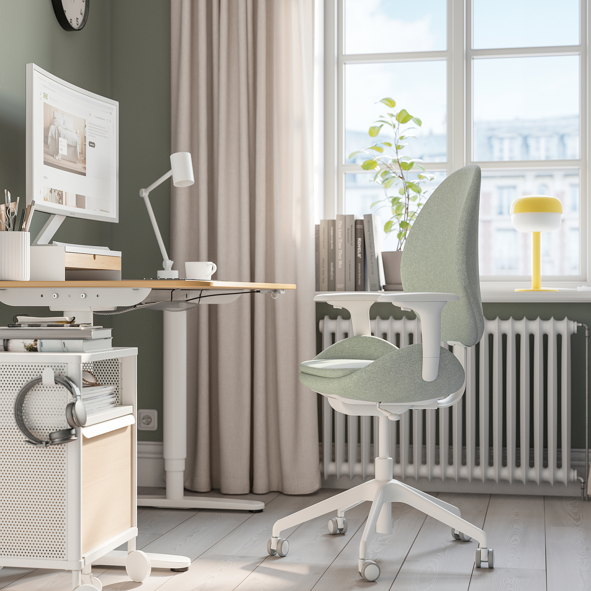 HATTEFJÄLL office chair with armrests