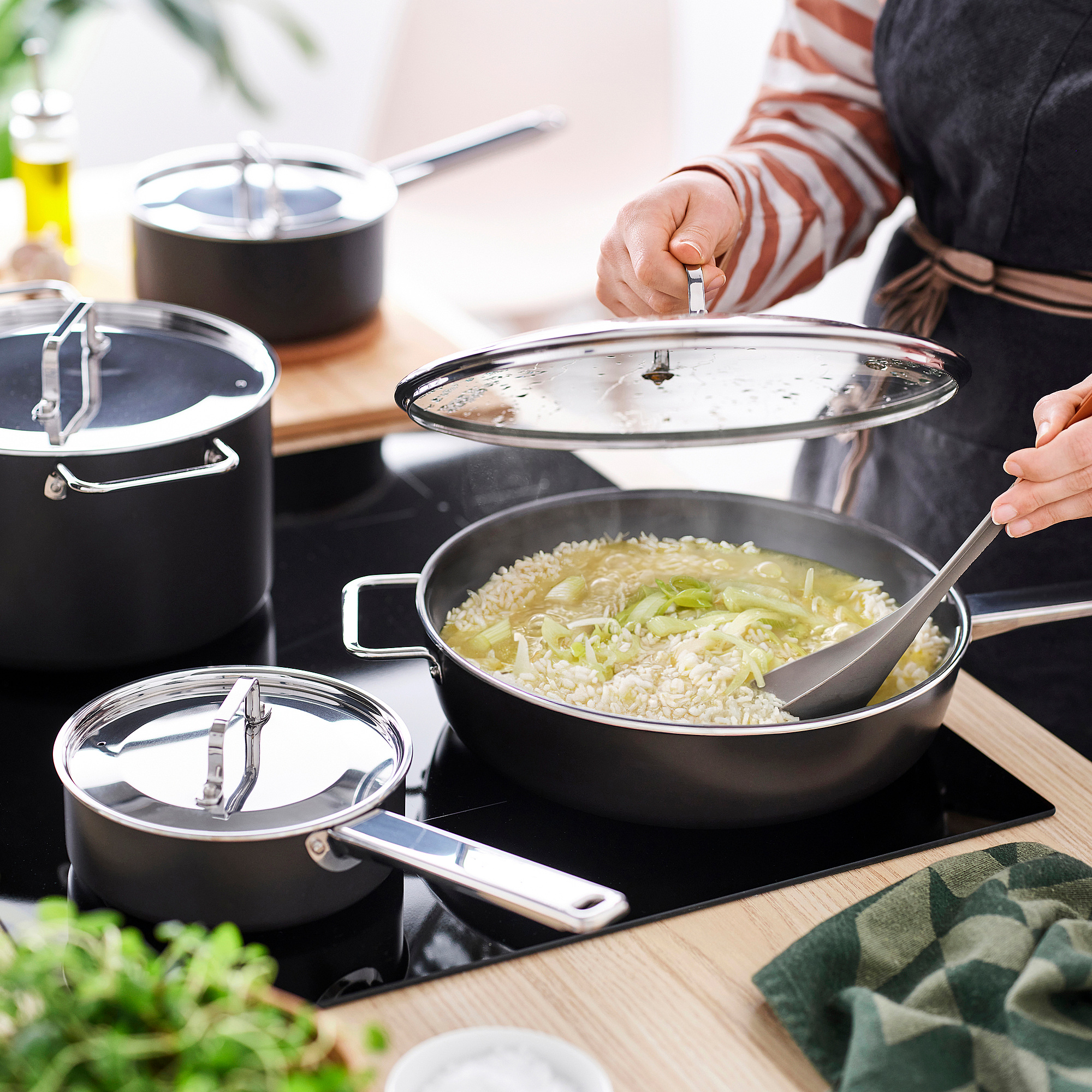 GULDÖRING 8-piece cookware set