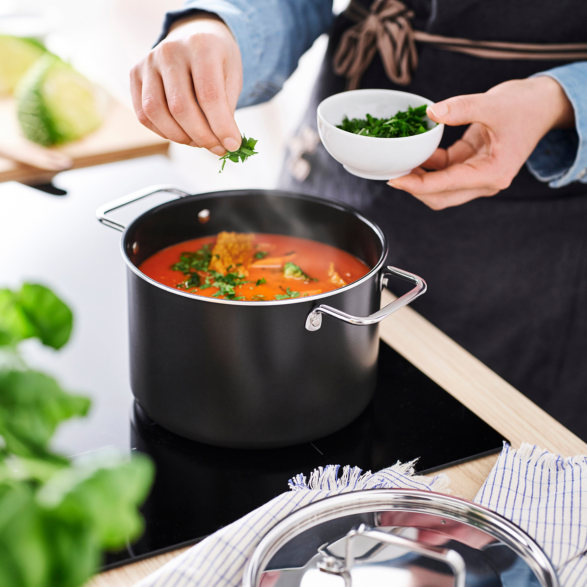GULDÖRING pot with lid