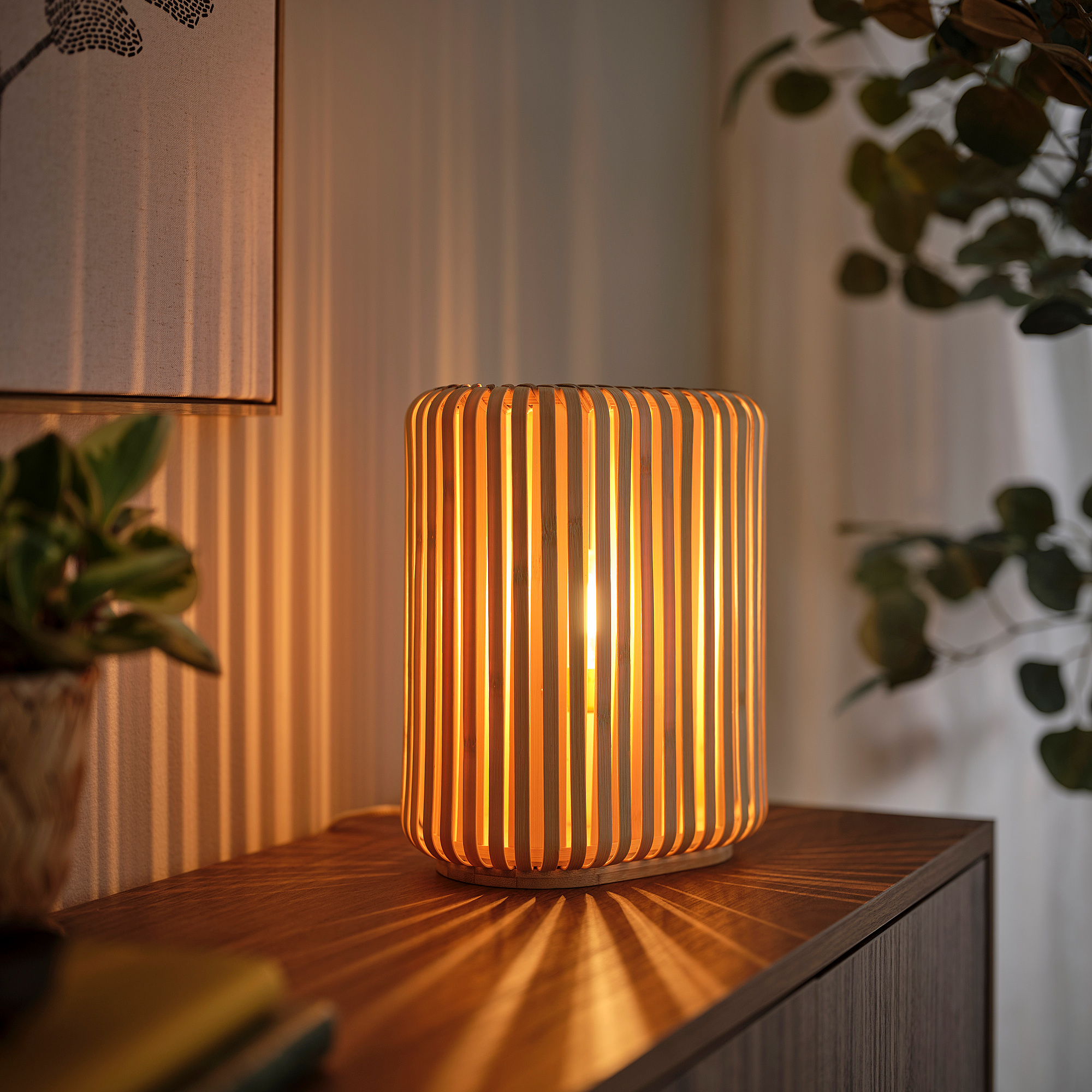 VARPTROSS table lamp