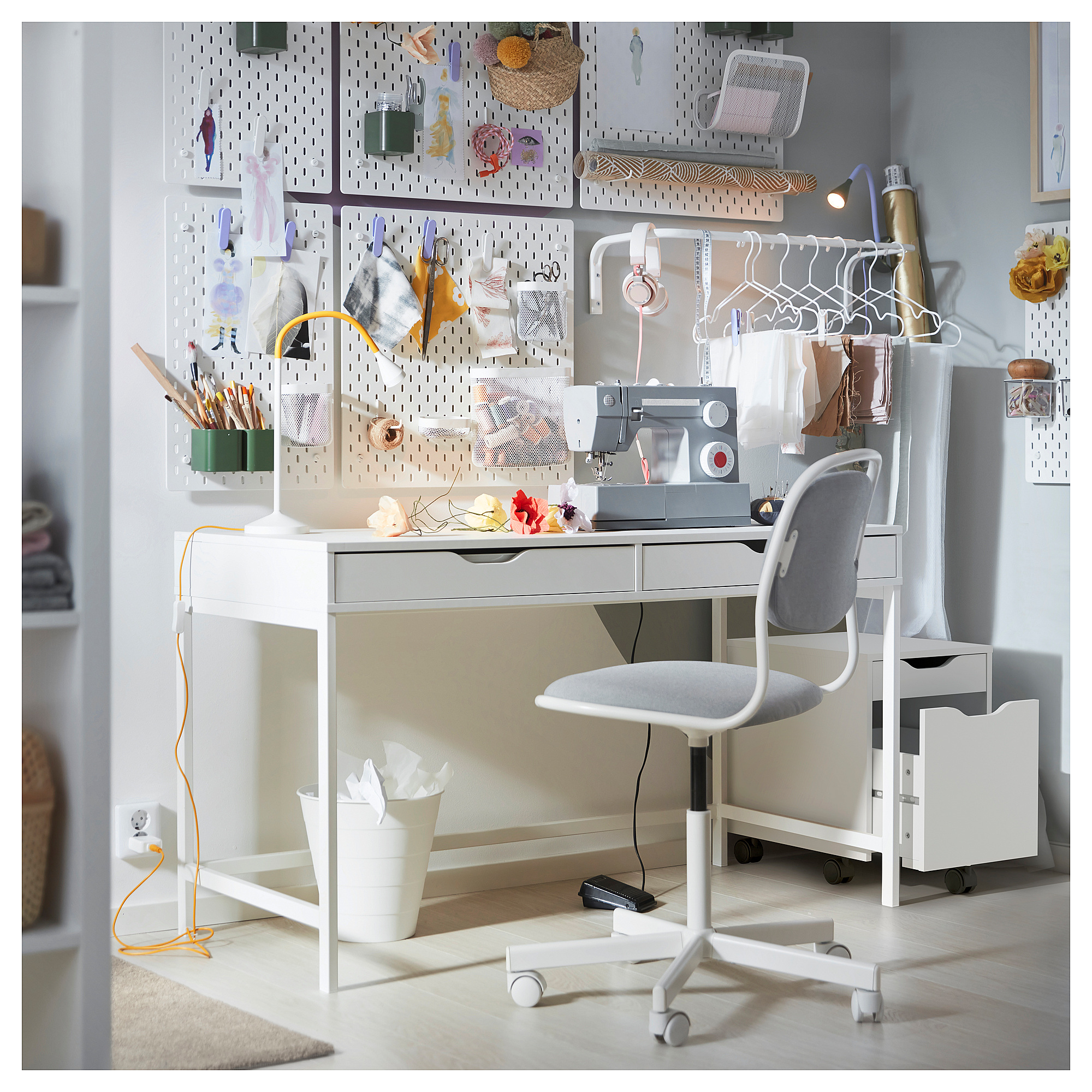 ALEX drawer unit on castors