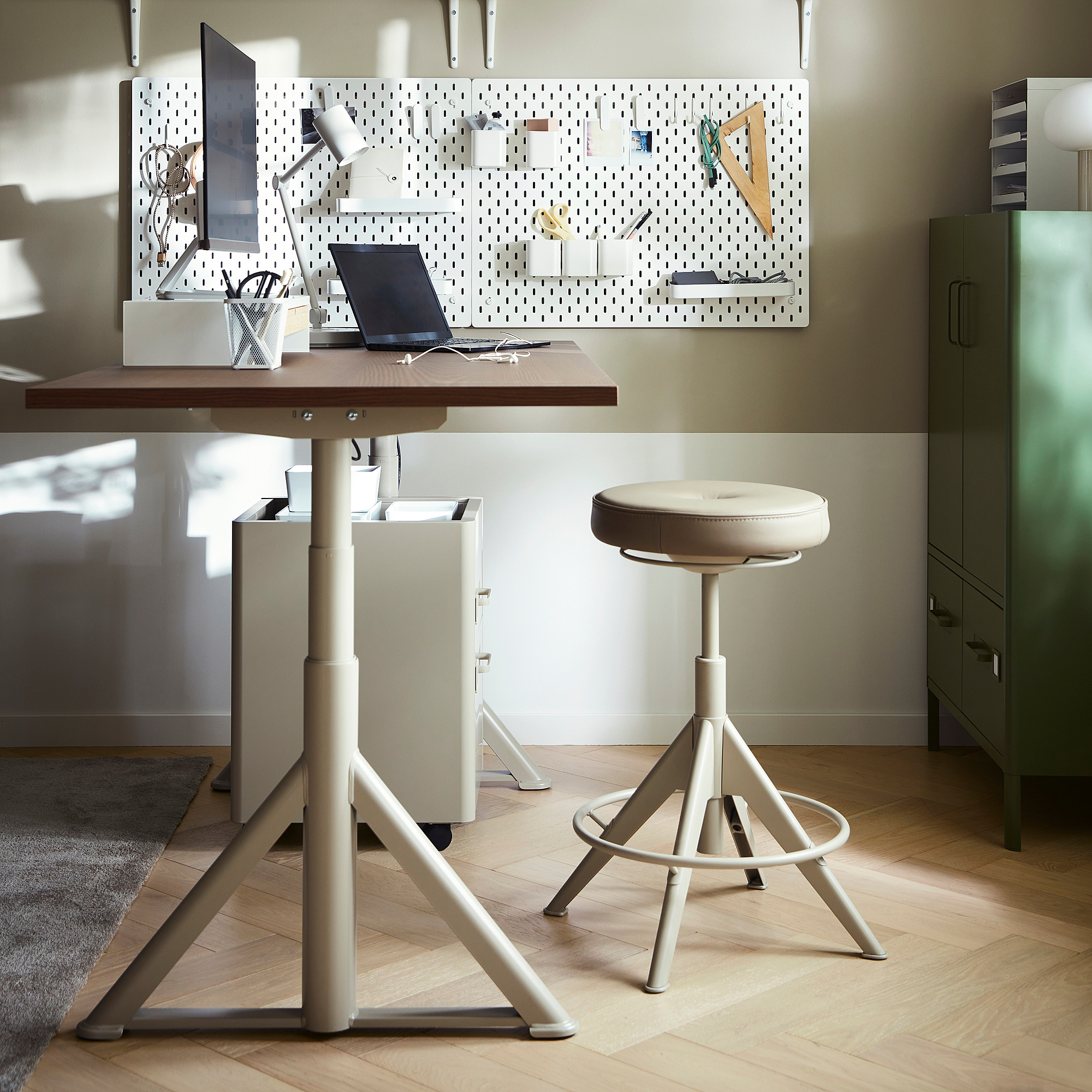 Ikea idasen adjustable clearance standing desk
