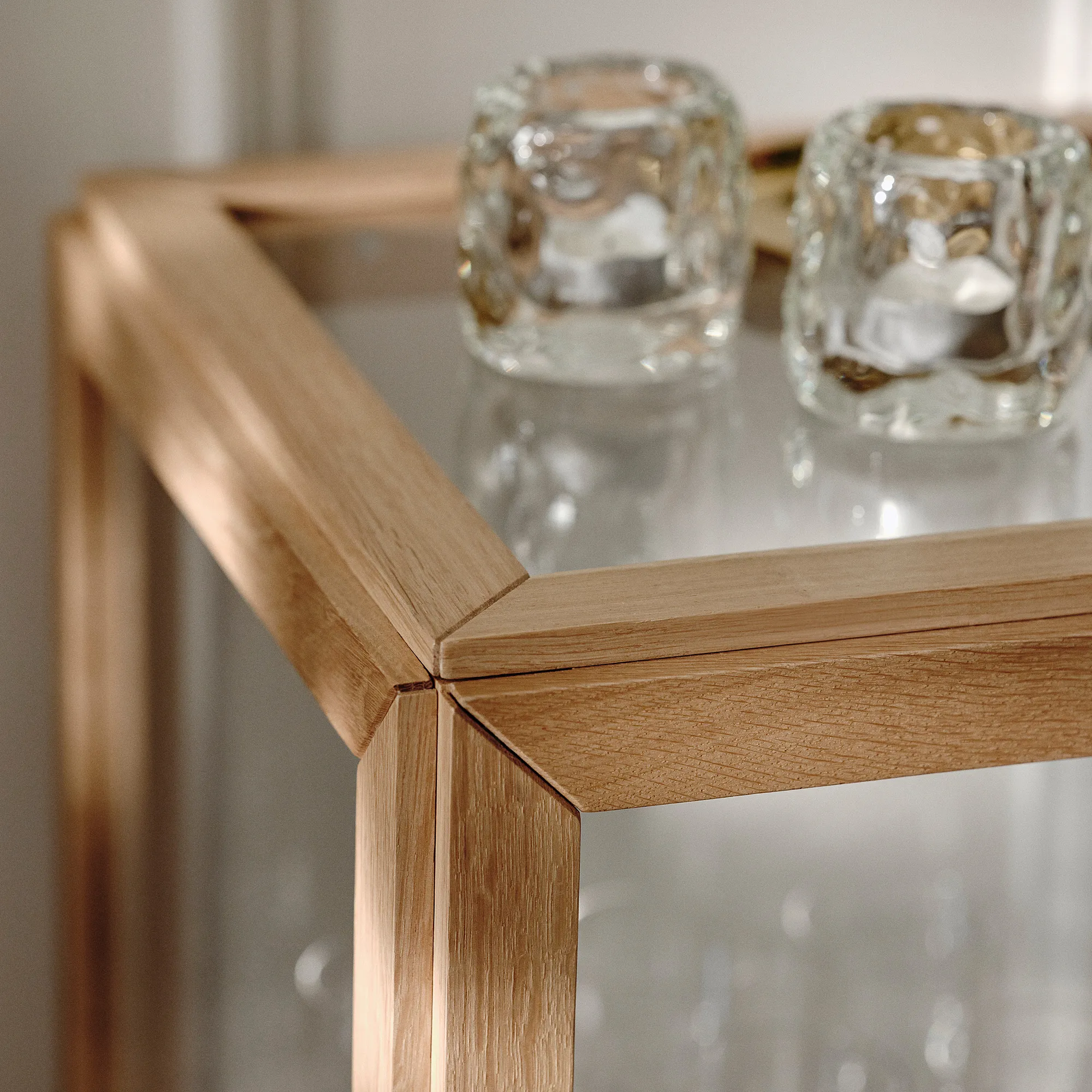 STOCKHOLM 2025 glass-door cabinet
