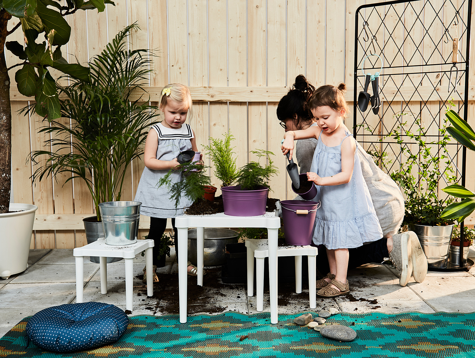 UTTER children's table