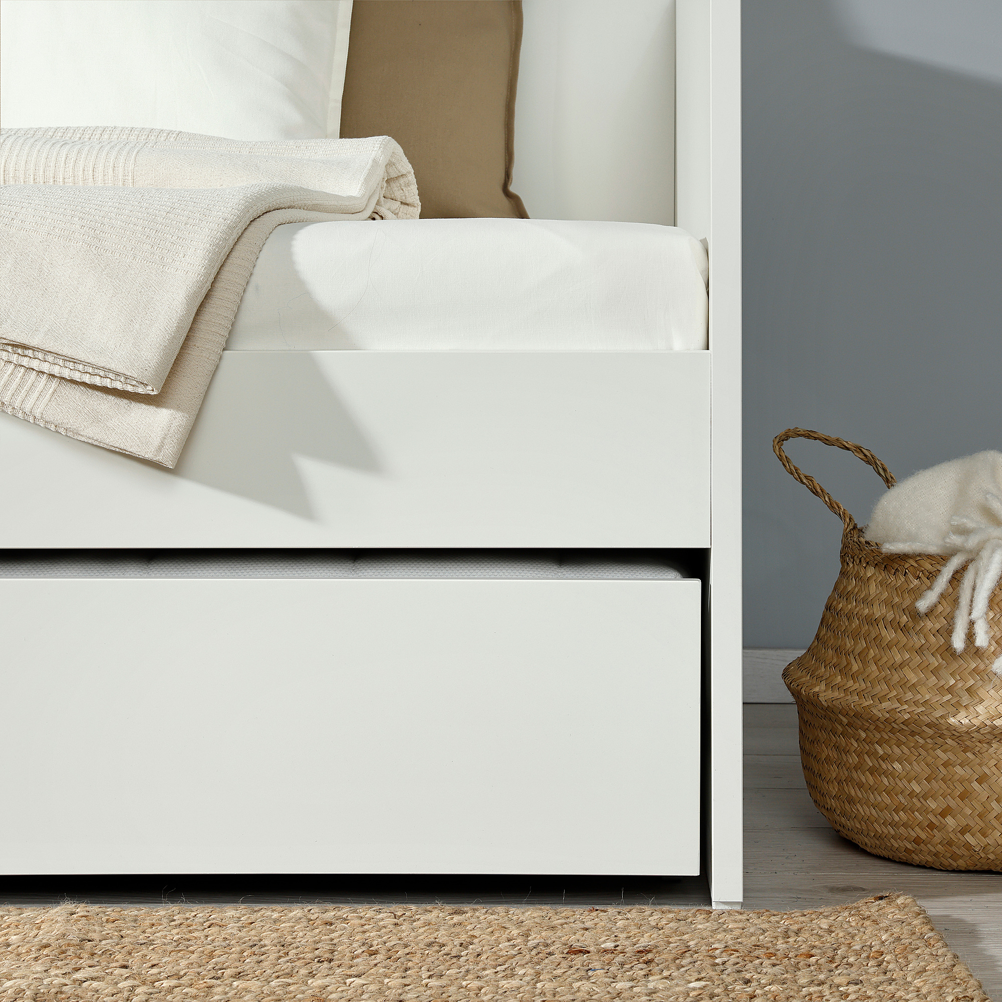 VIHALS trundle bed