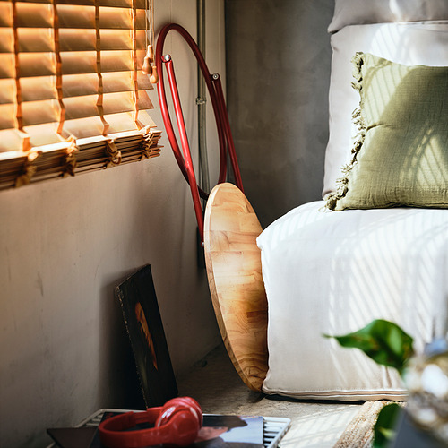 KOMPISHÄNG side table