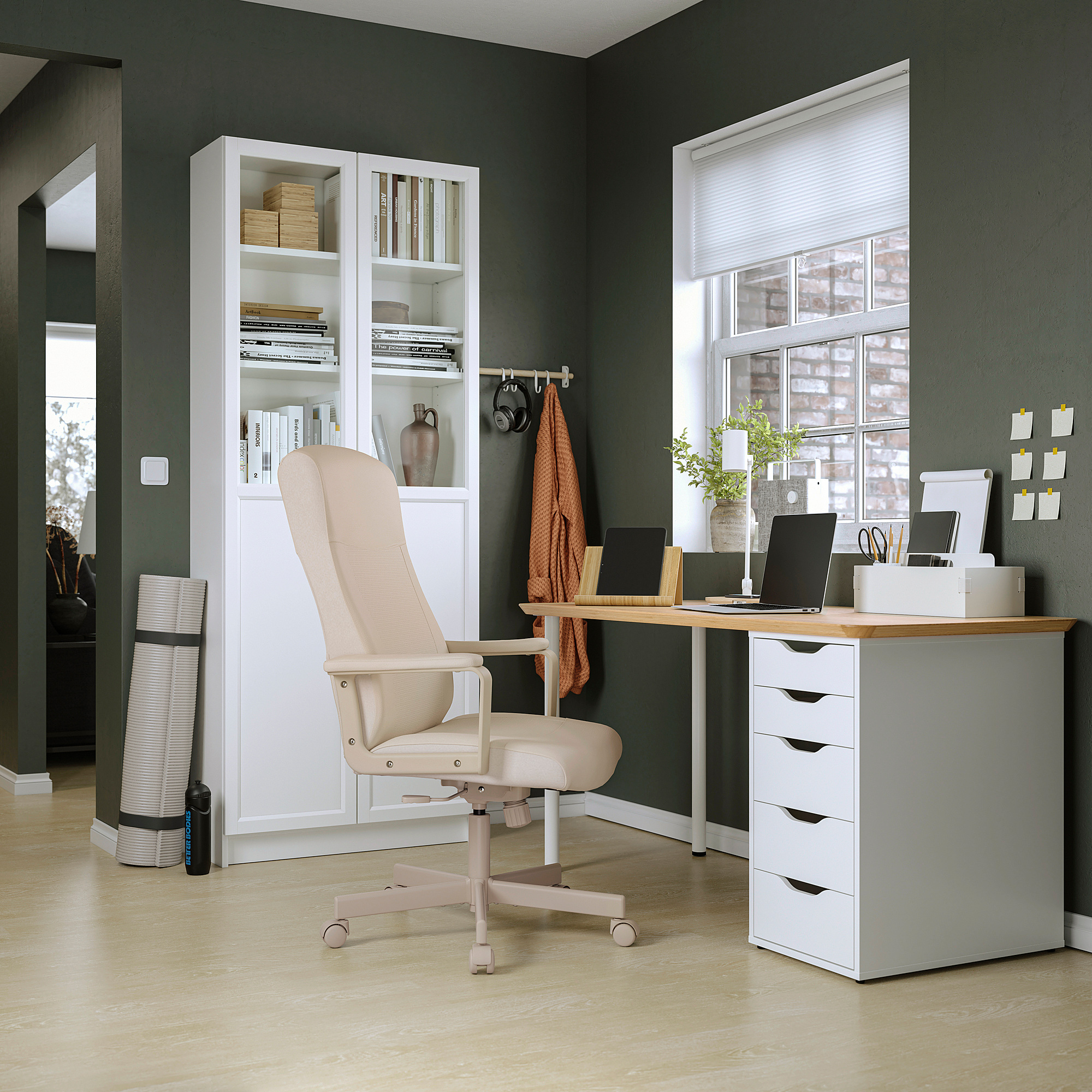 ANFALLARE/ALEX desk