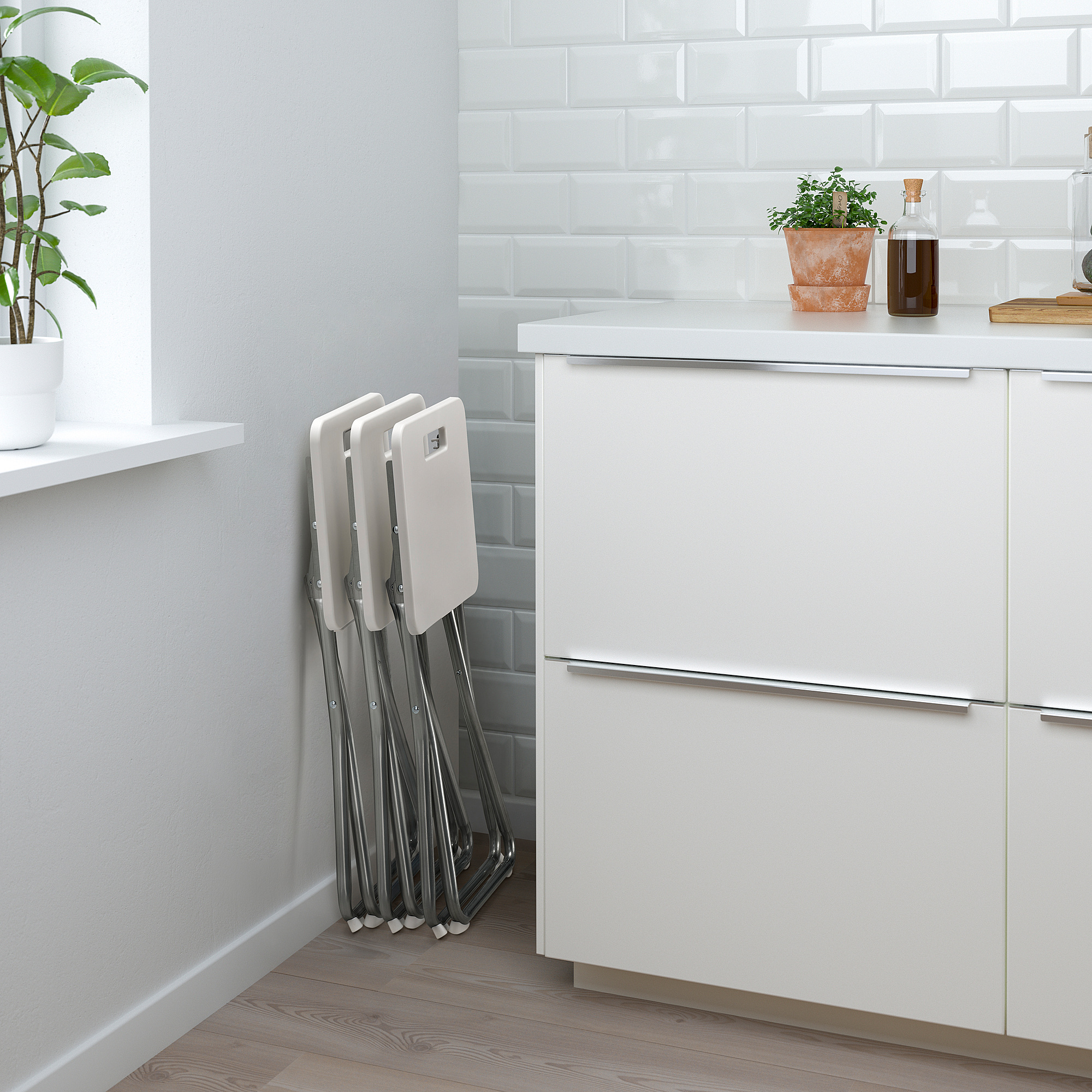 GUNDE folding stool