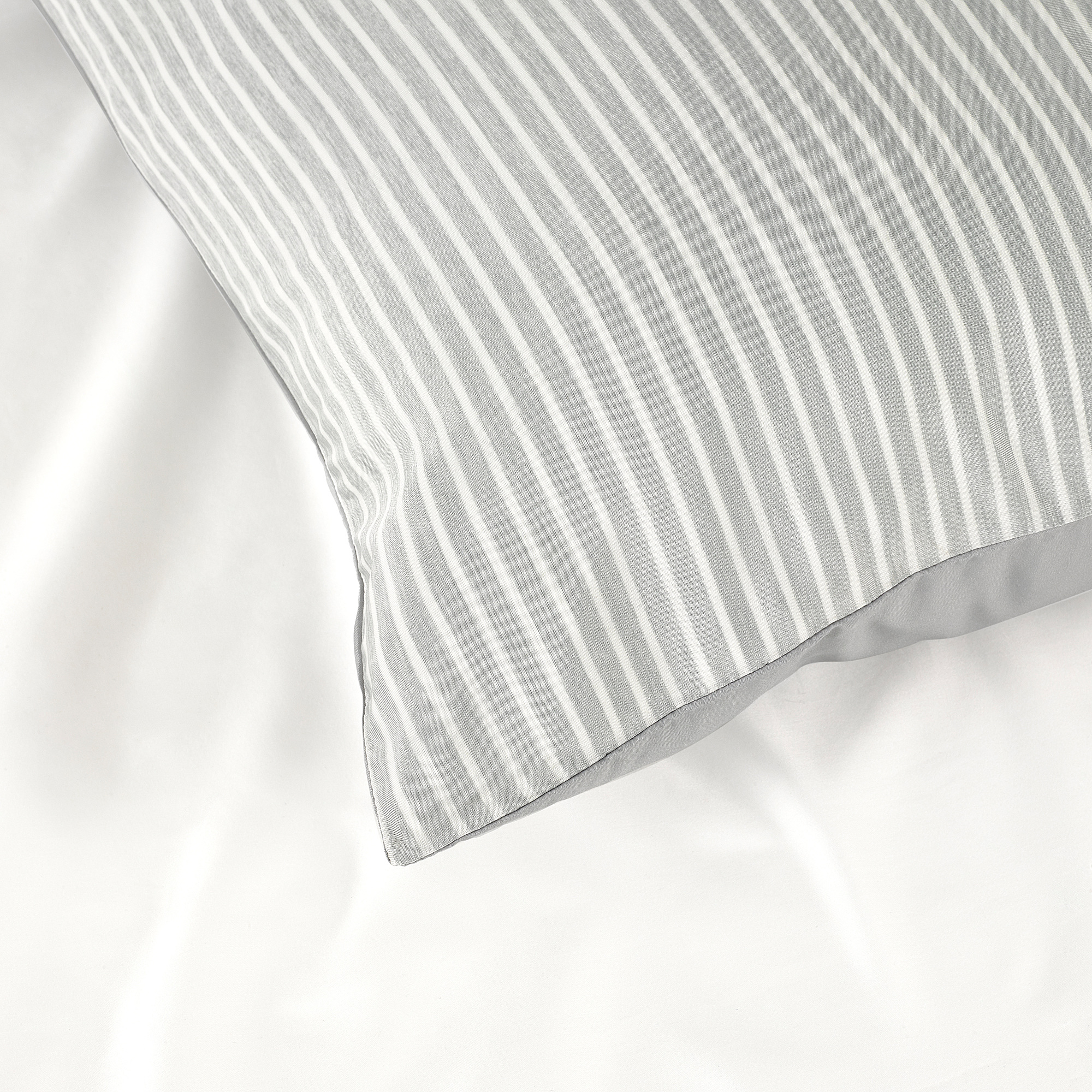 BRANDLILJA pillowcase