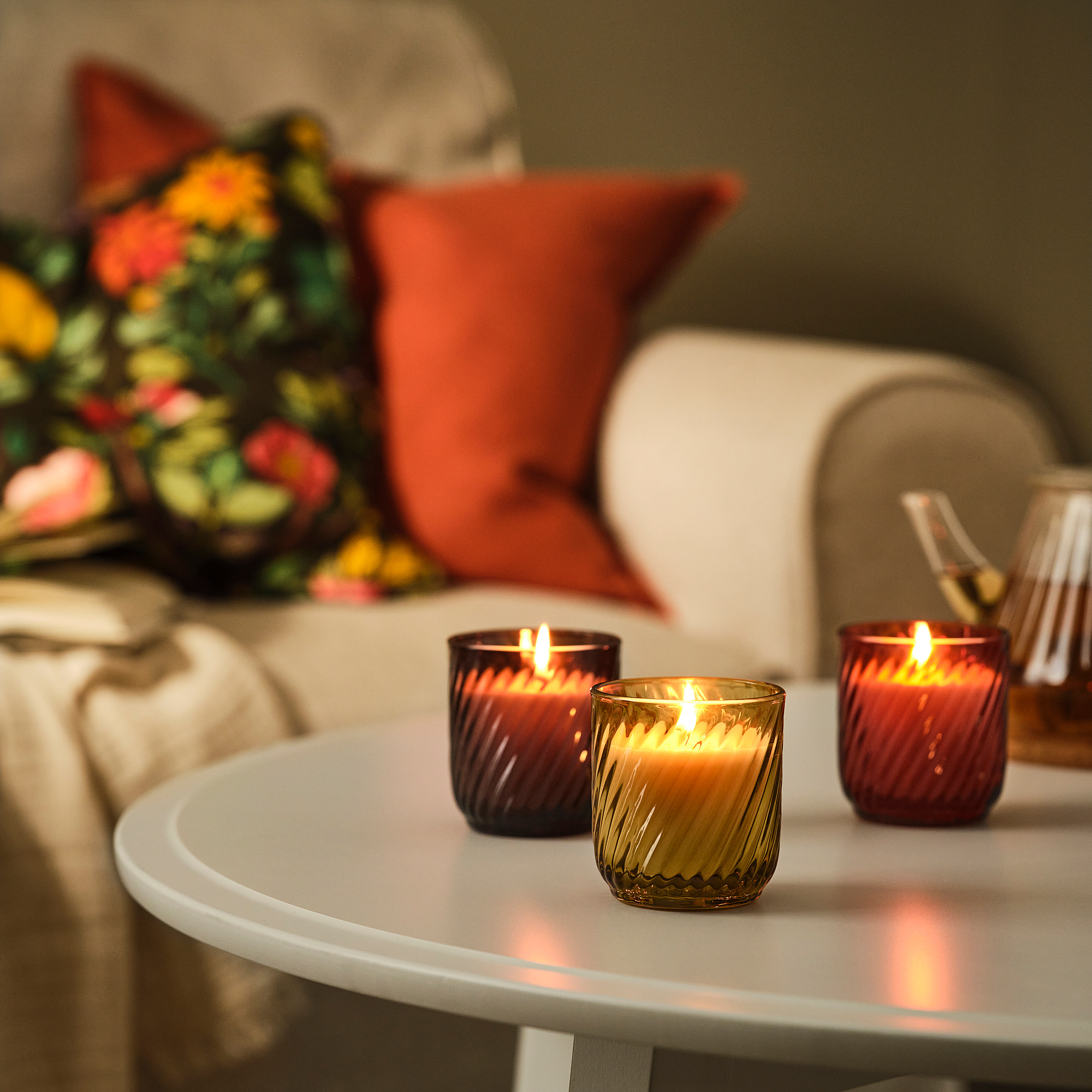 TÖRNFÅGEL scented candle in glass
