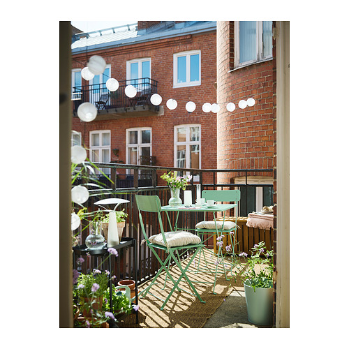 SUNDSÖ table and 2 folding chairs