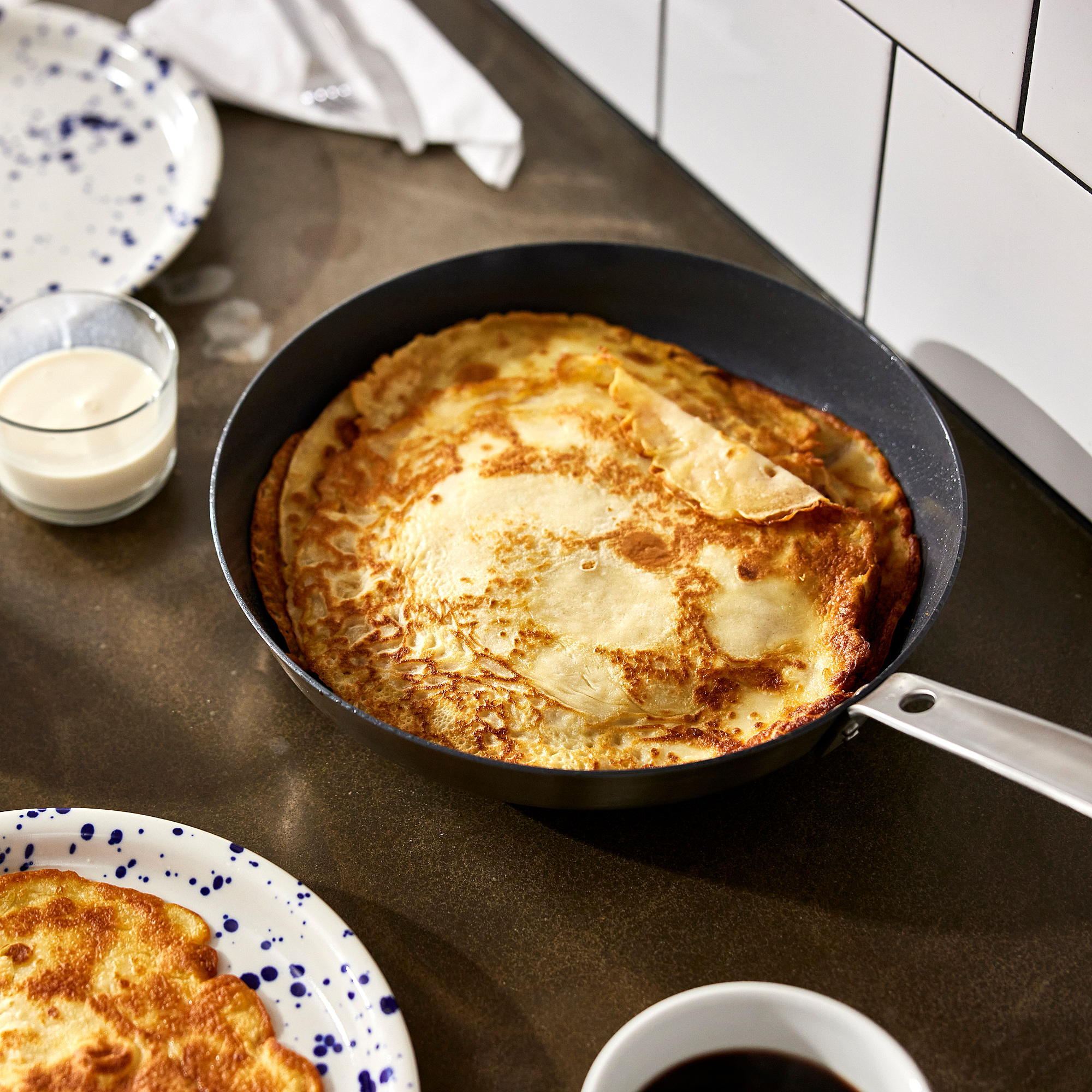 HEMKOMST frying pan