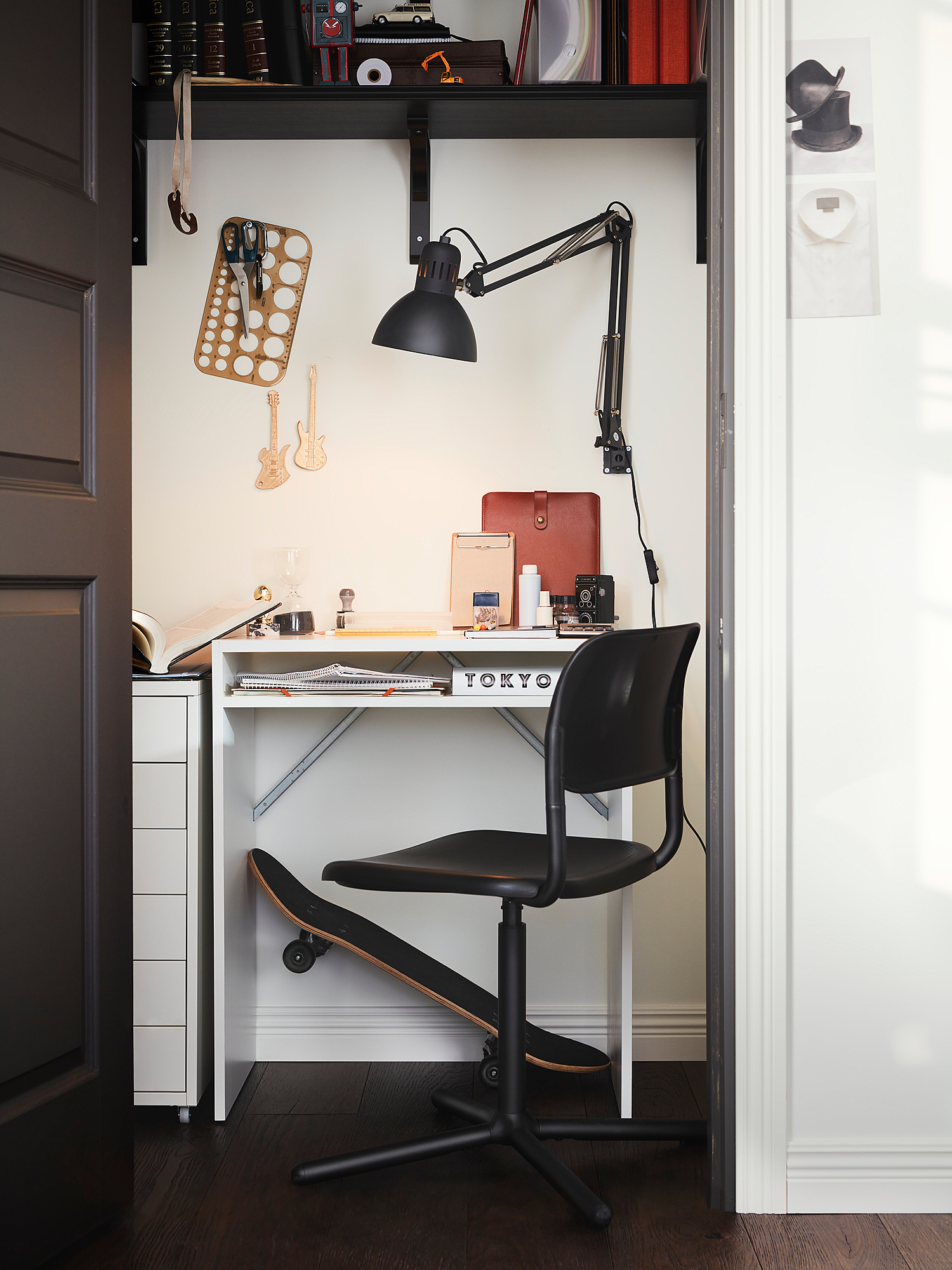 TORALD/SMÄLLEN desk and chair