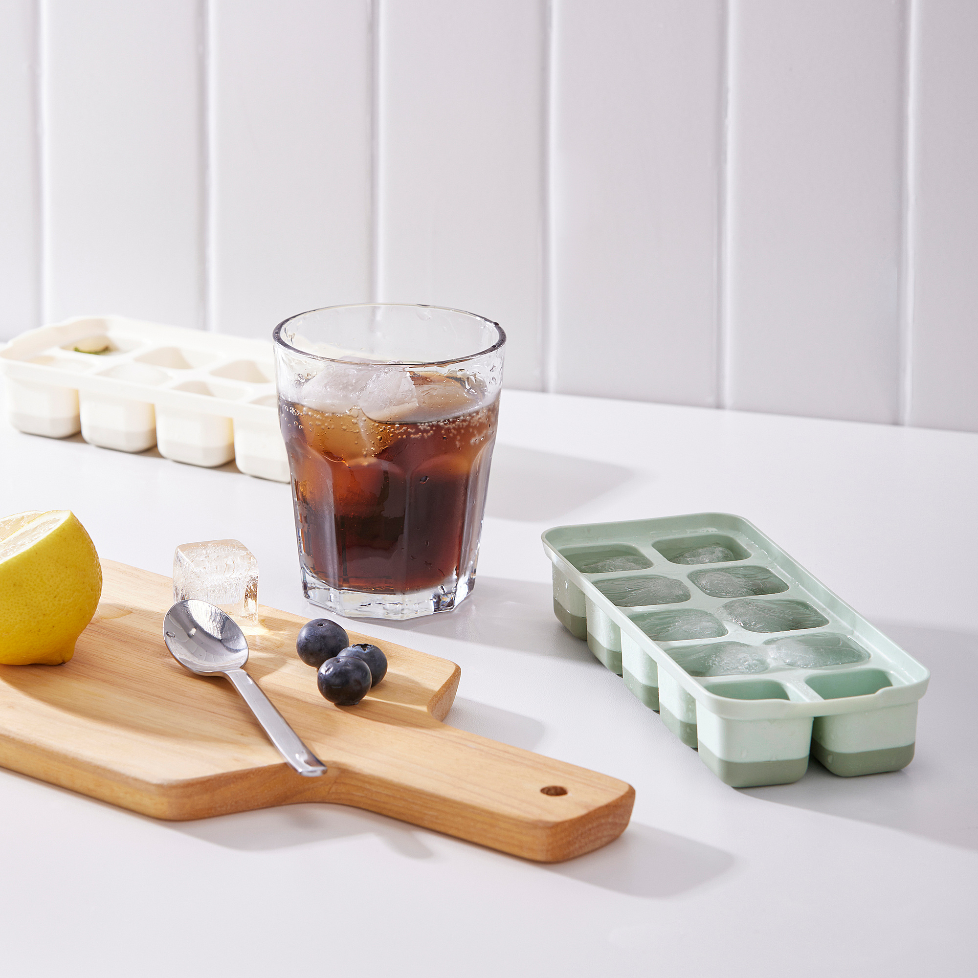 SPJUTROCKA ice cube tray with lid