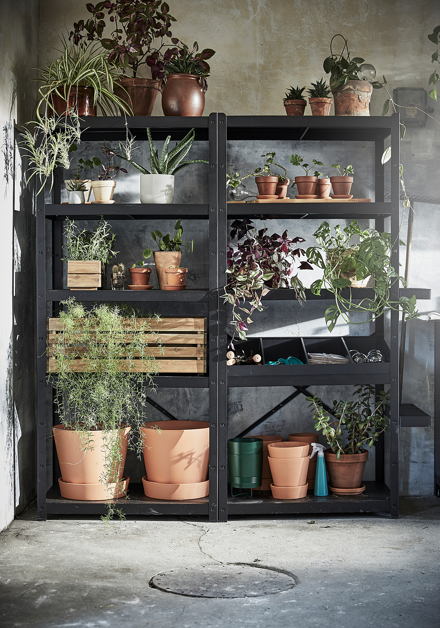 BROR shelving unit