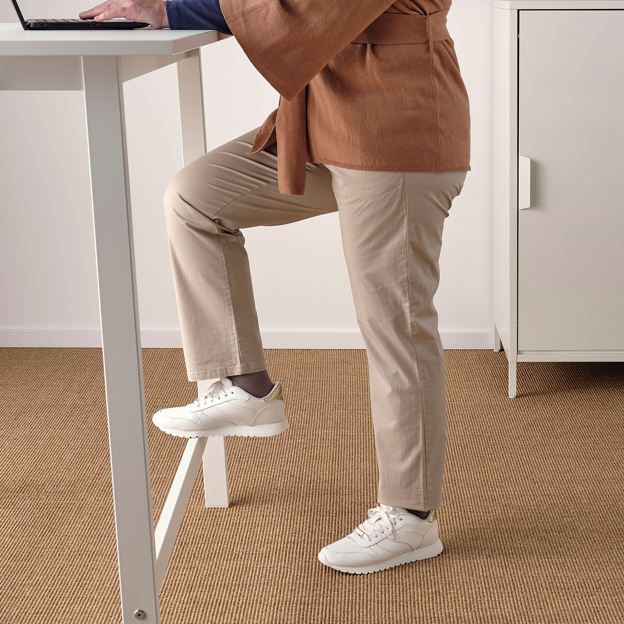 MITTZON conference table