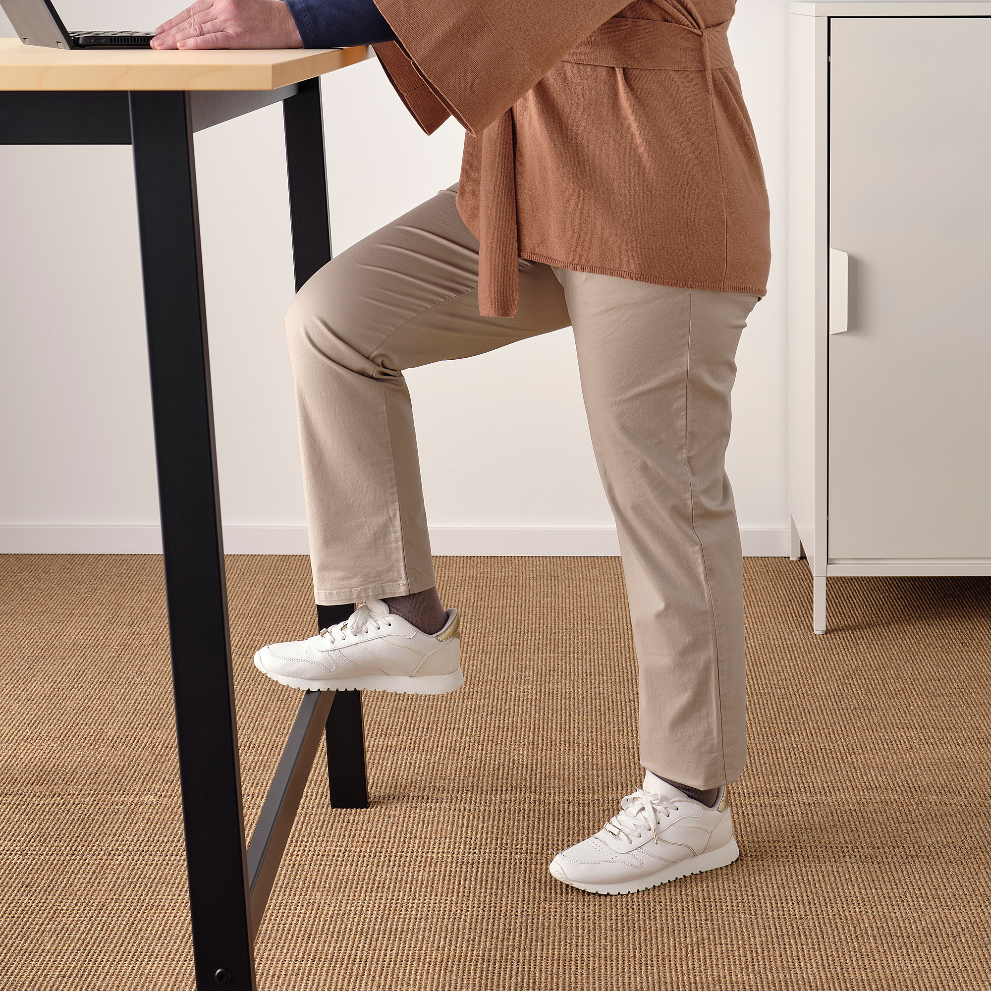 MITTZON conference table