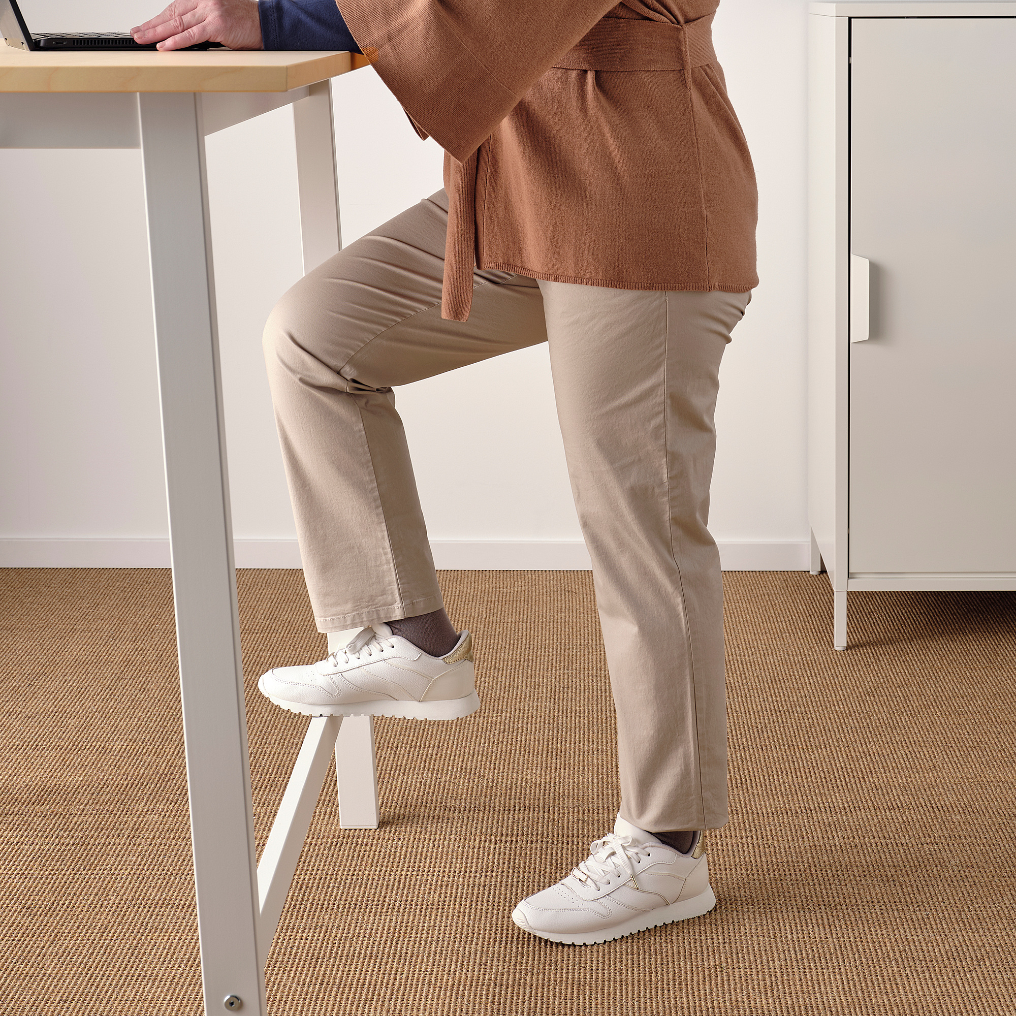 MITTZON conference table