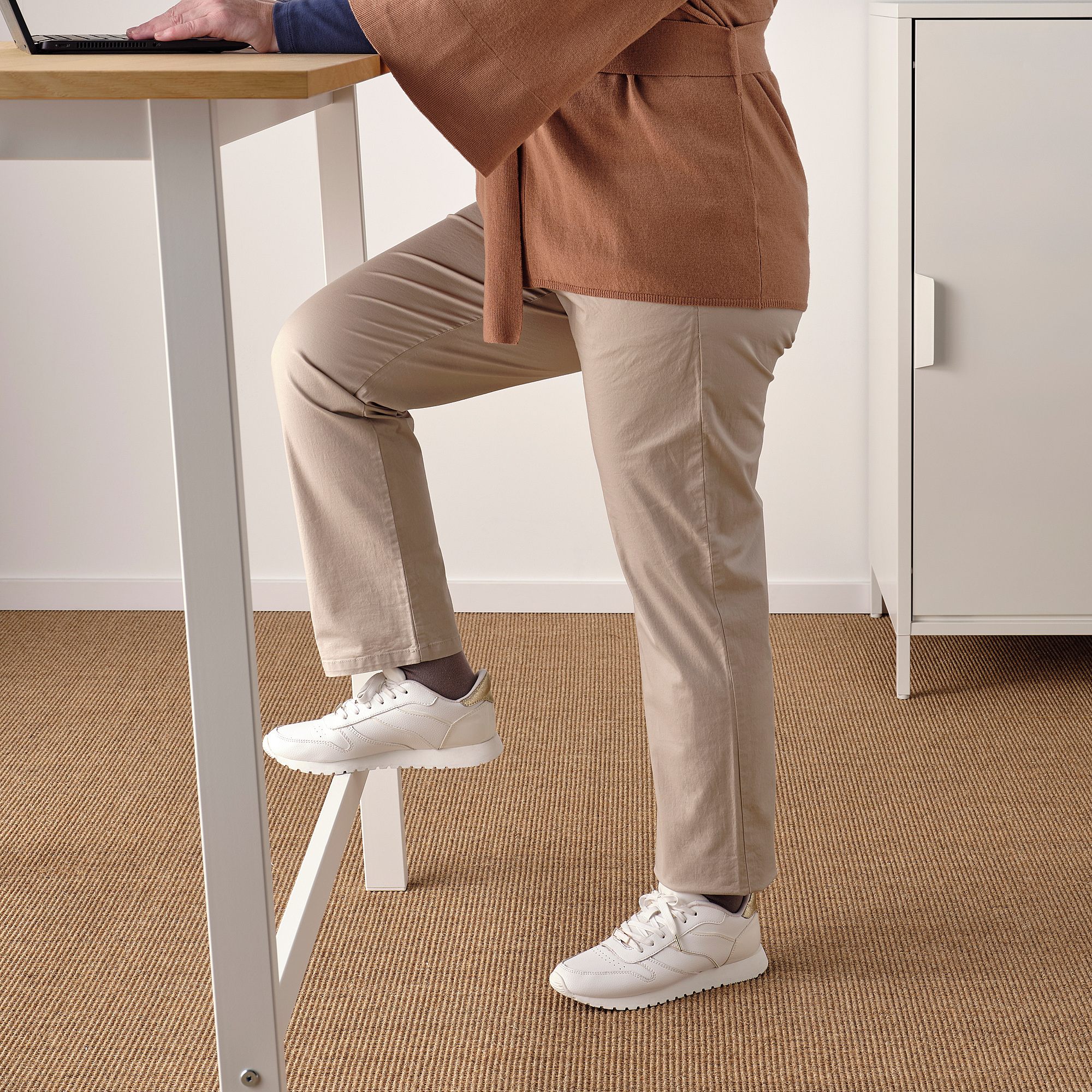 MITTZON conference table