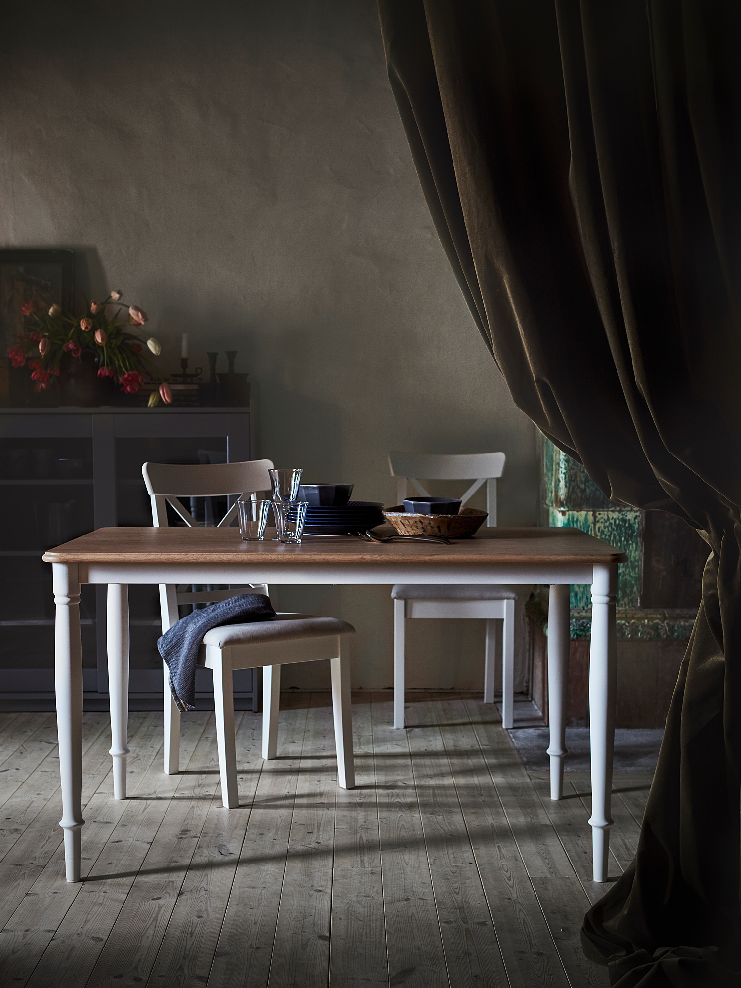 DANDERYD dining table