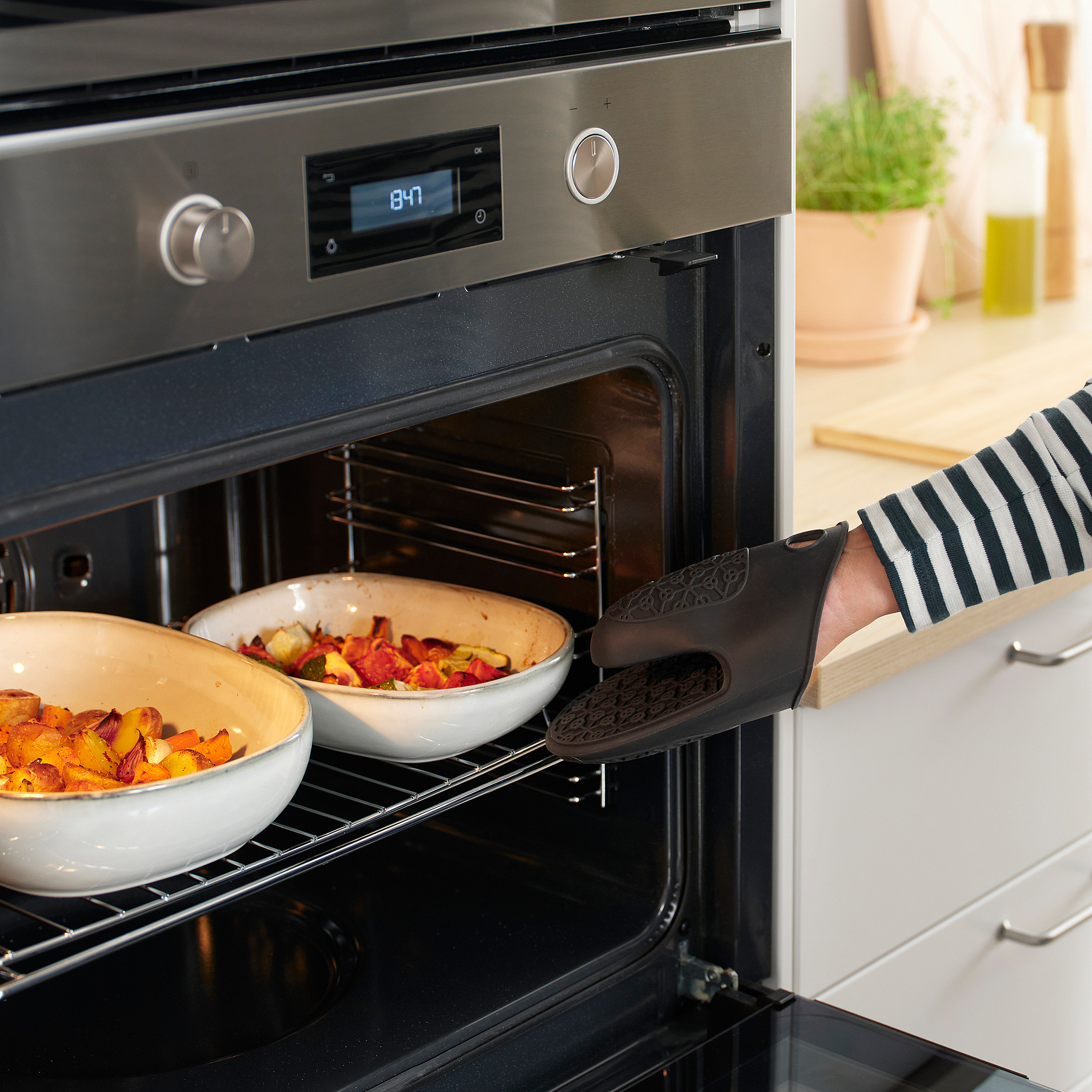 SANDVIVA oven glove