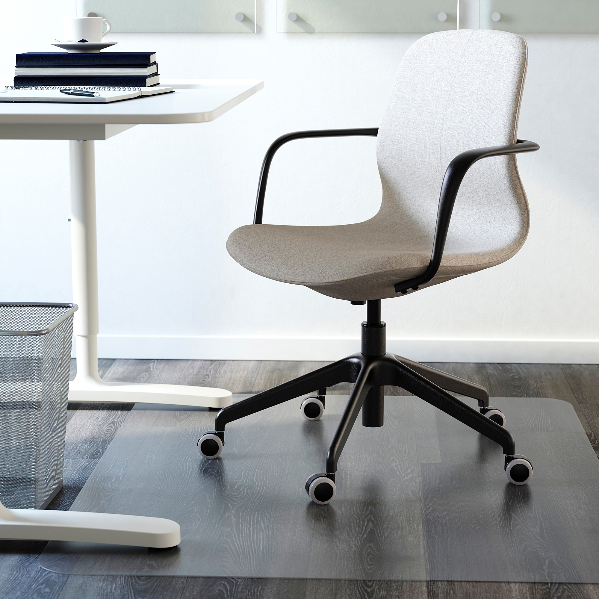 LÅNGFJÄLL office chair with armrests