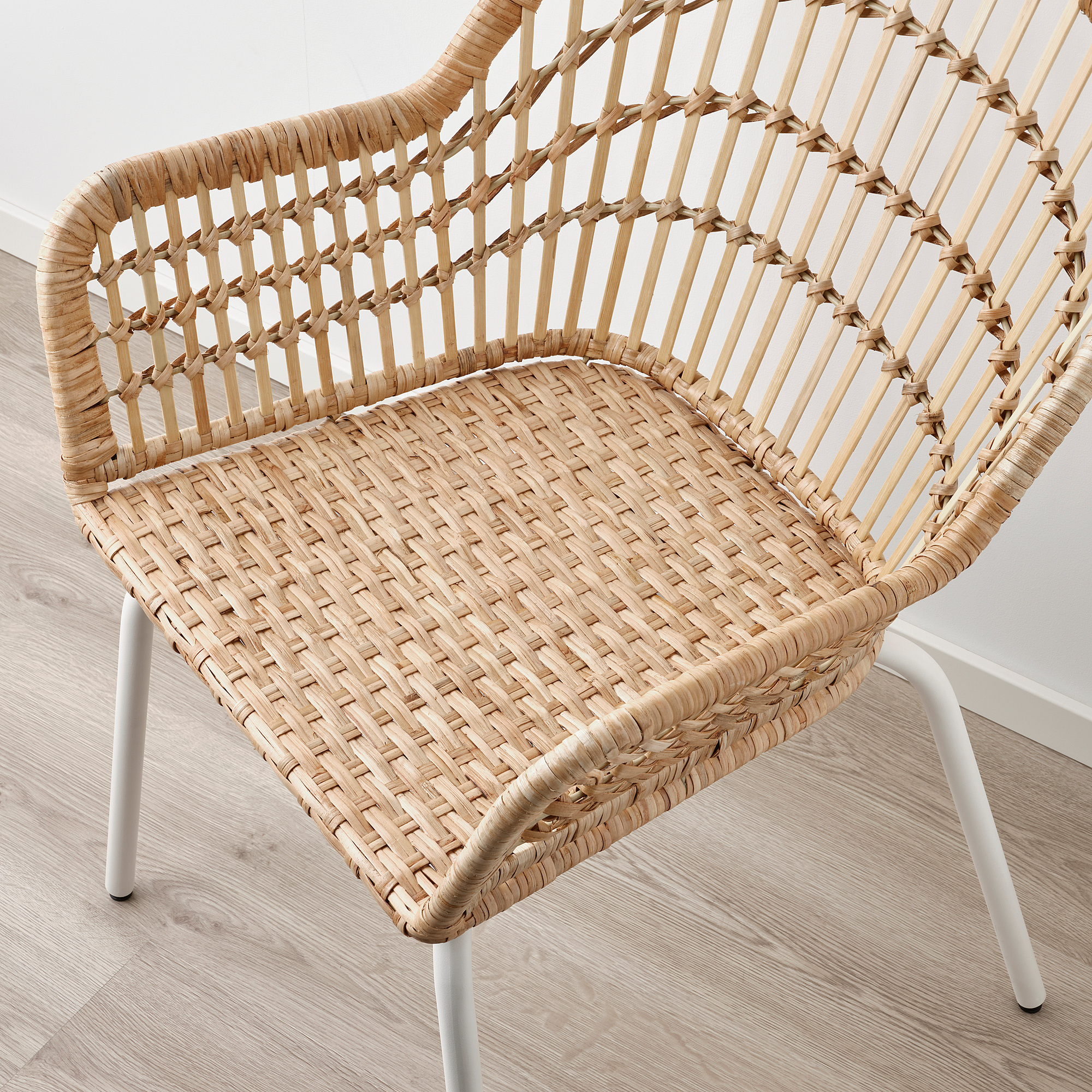NILSOVE chair with armrests