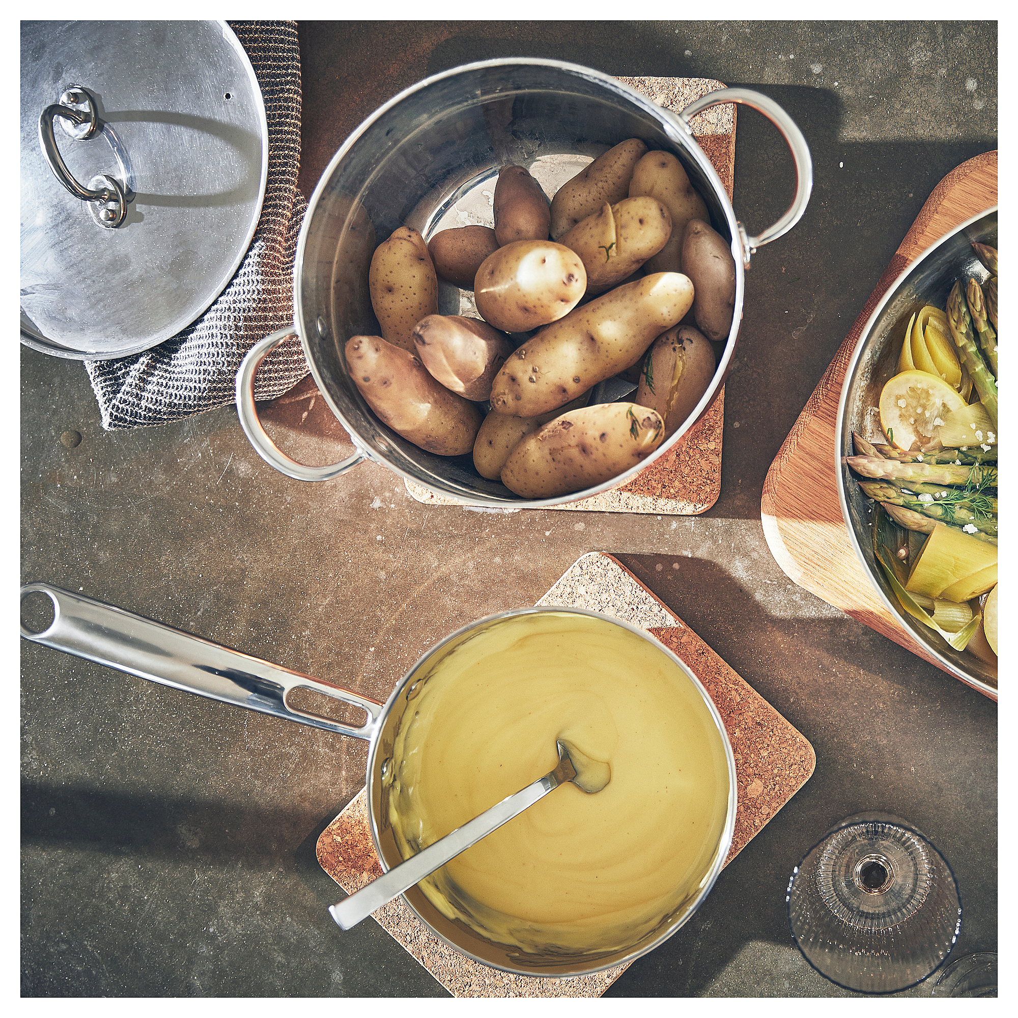 FINMAT sauté pan with lid