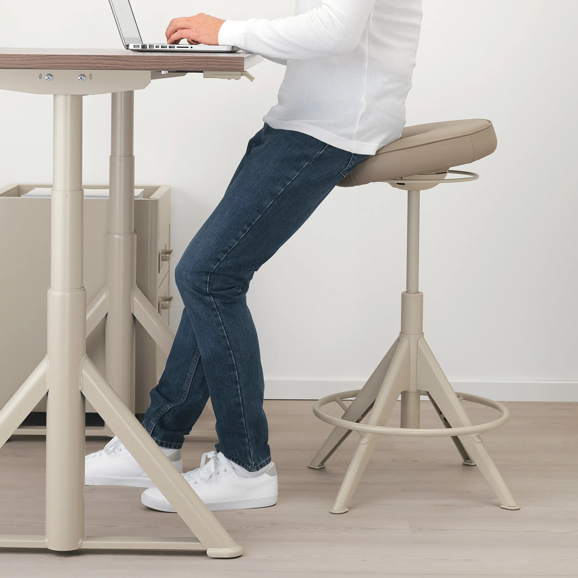TROLLBERGET - active sit/stand support, Grann beige | IKEA Taiwan