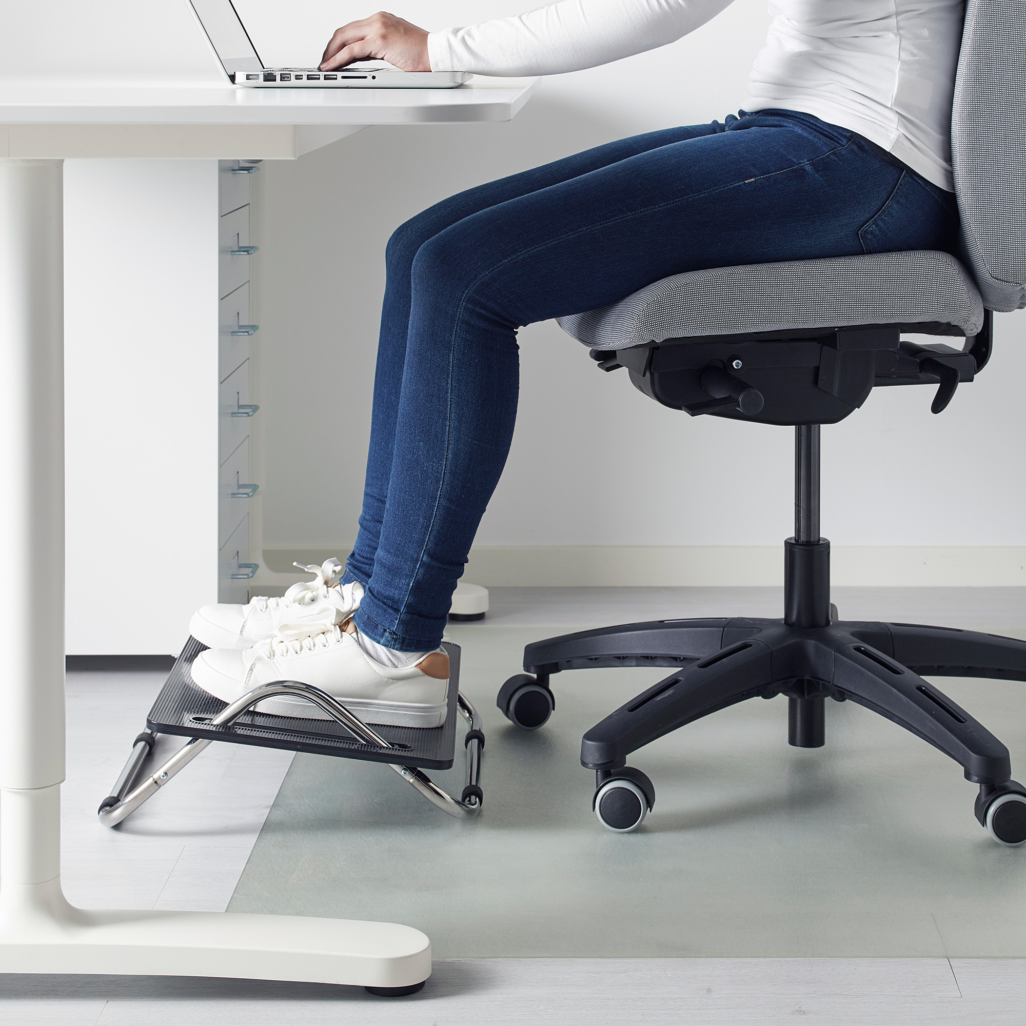 DAGOTTO foot-rest