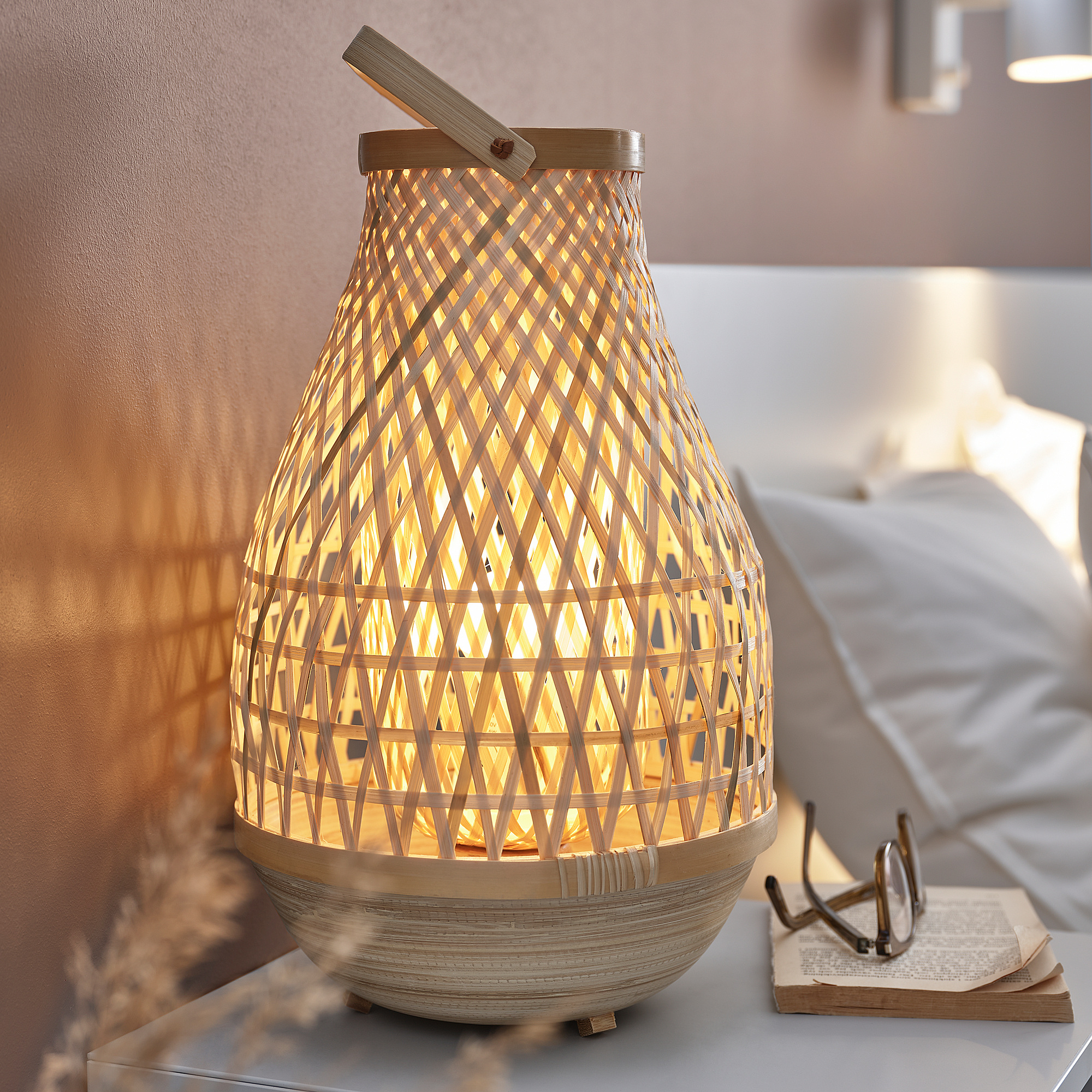 MISTERHULT table lamp