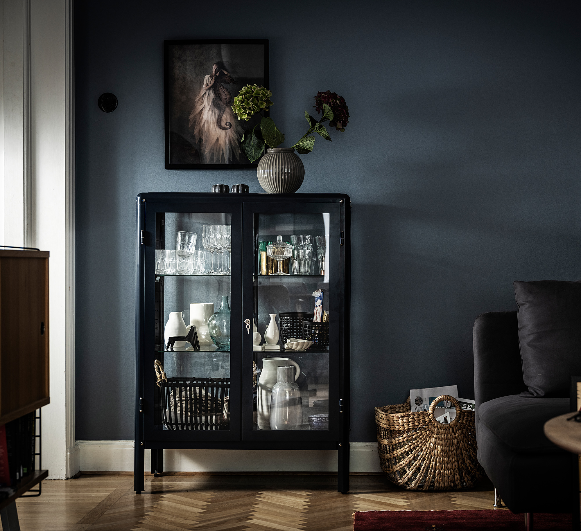 FABRIKÖR glass-door cabinet