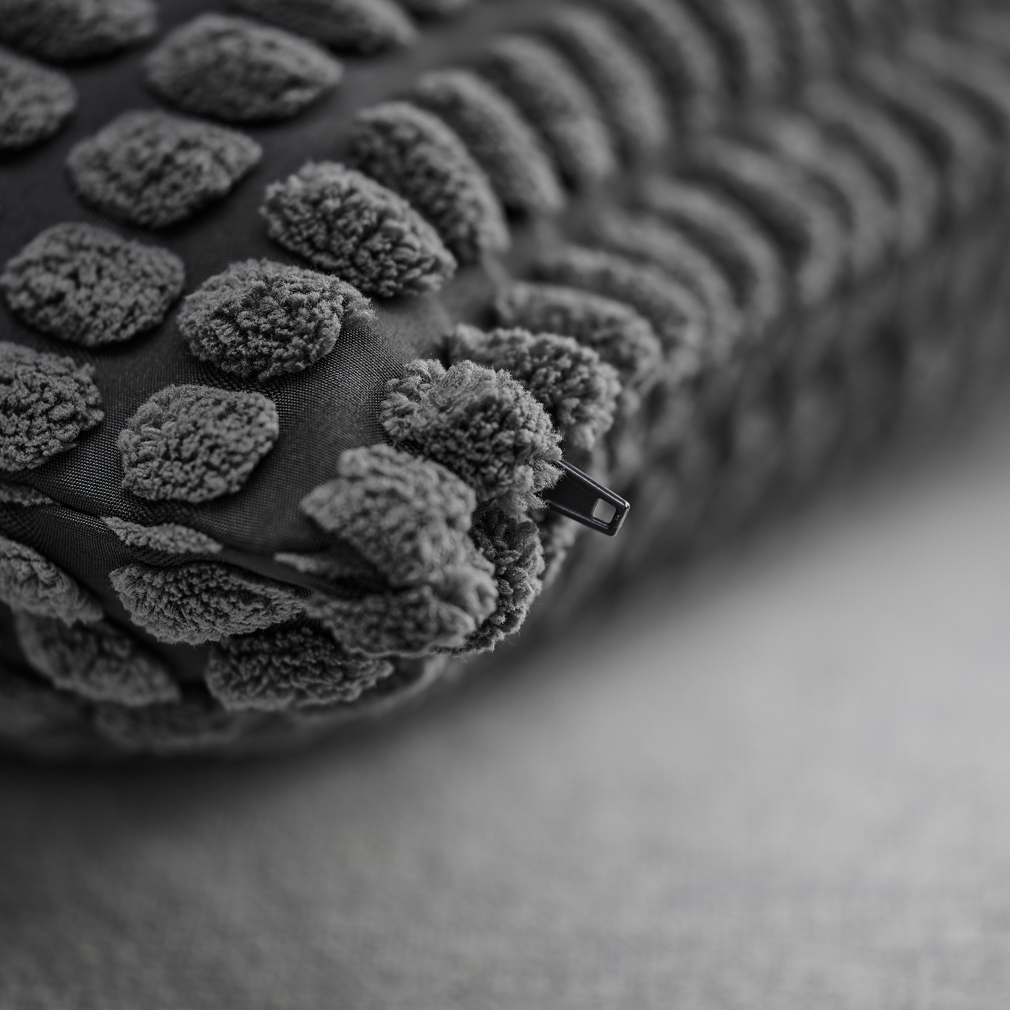 SVARTPOPPEL 靠枕套