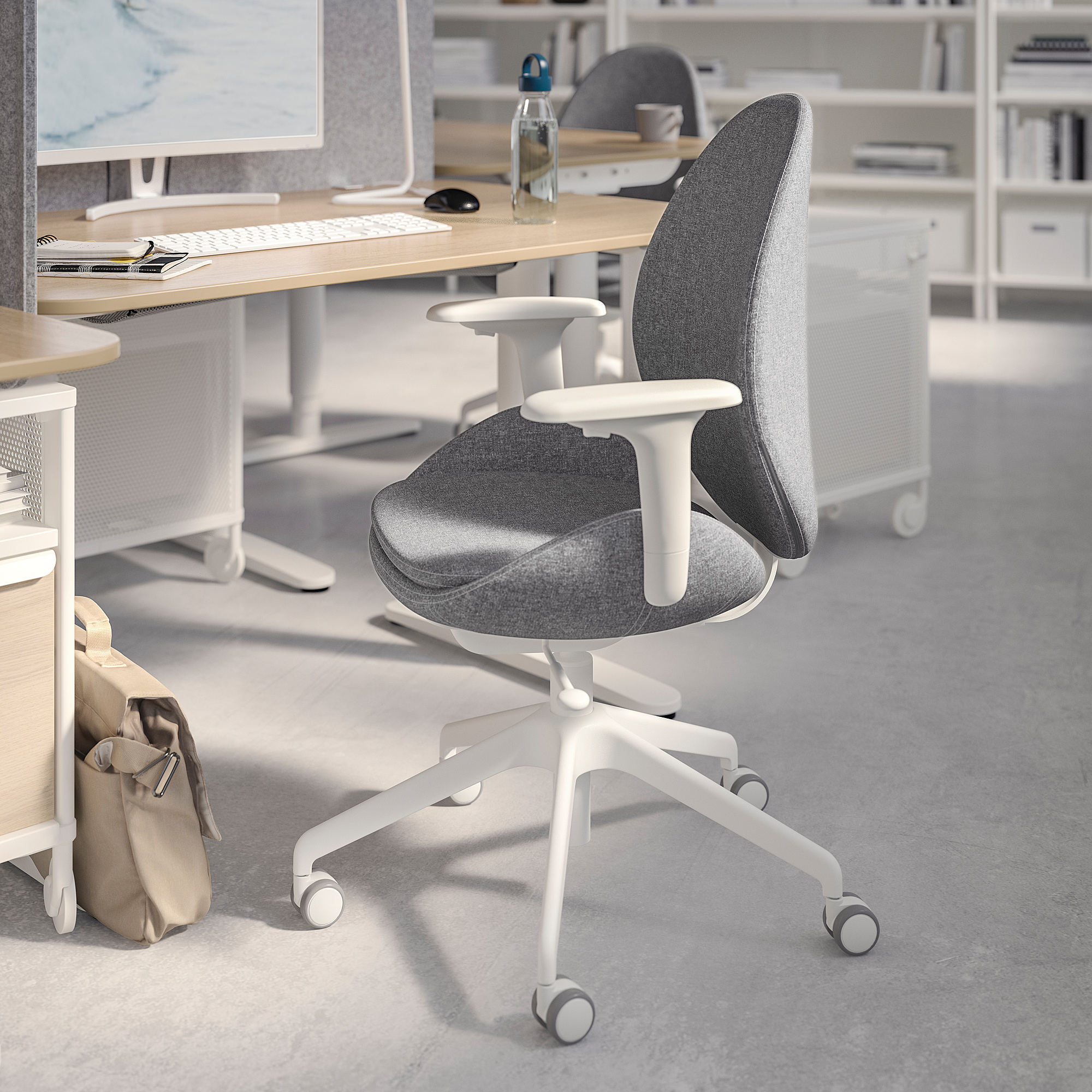 HATTEFJÄLL office chair with armrests