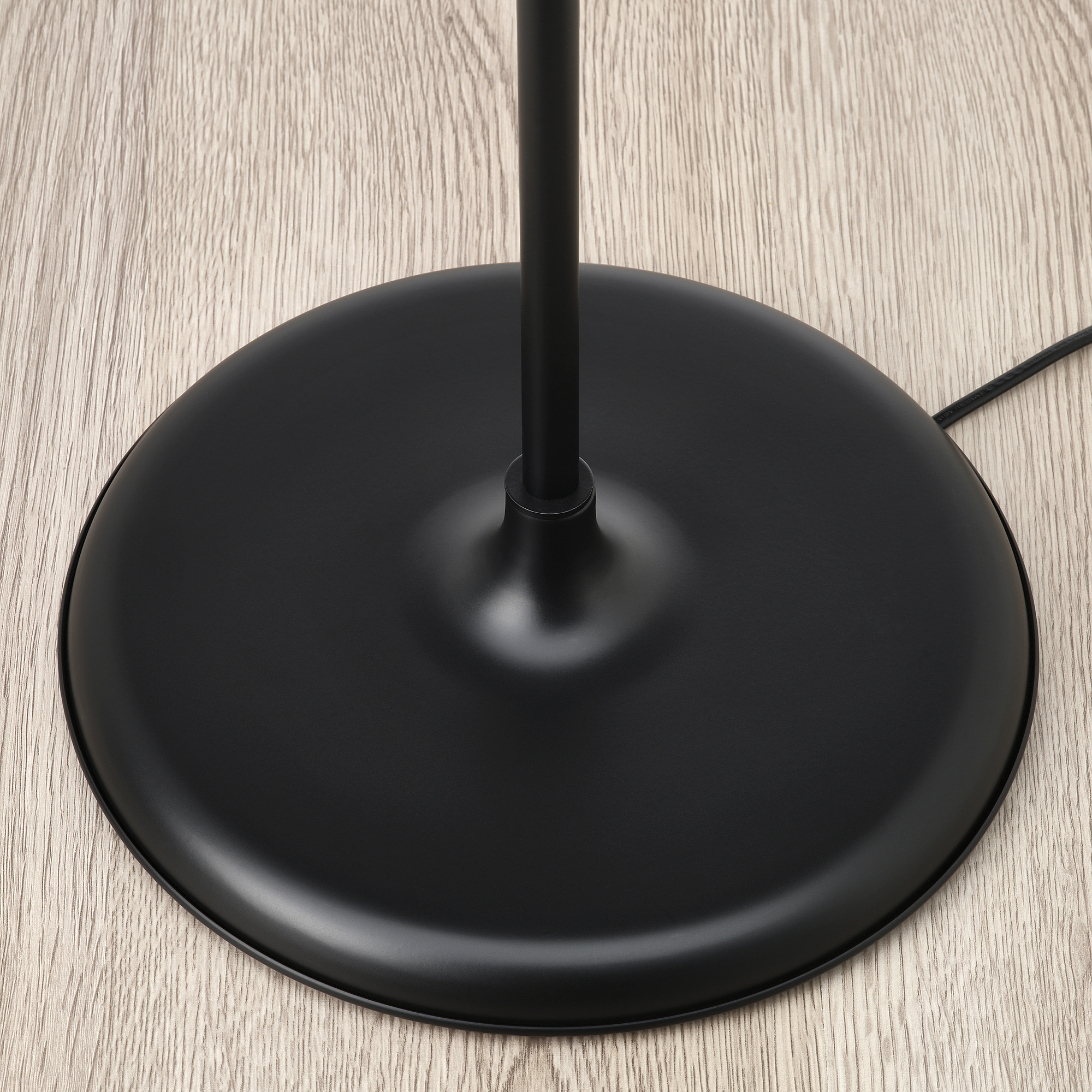 KLÖVING floor lamp