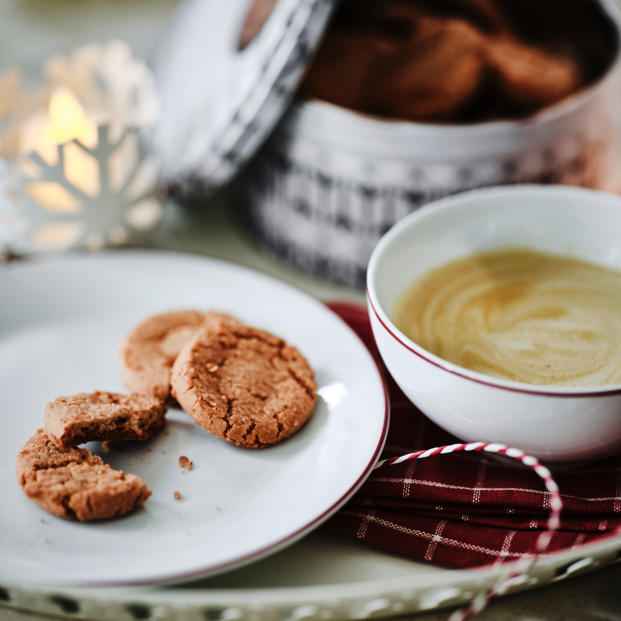 KAFFEREP biscuits with almonds and ginger