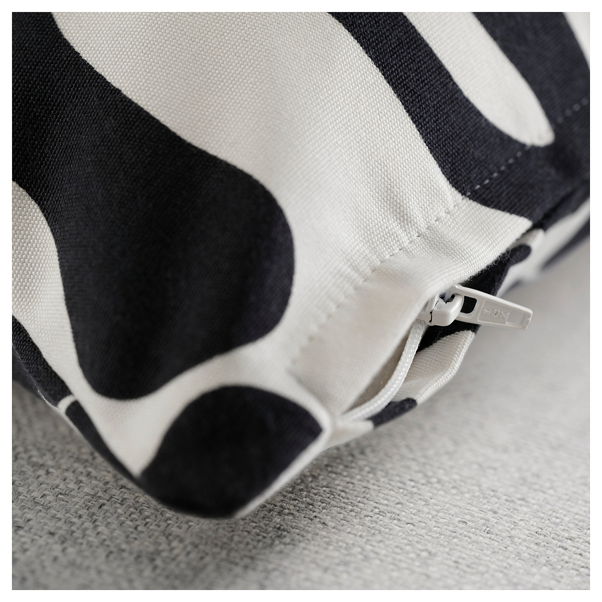 GRÖNKNAVEL cushion cover