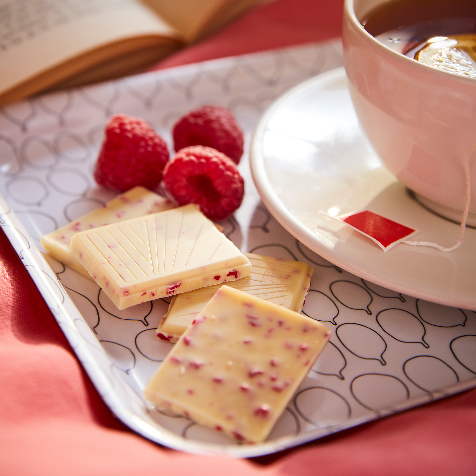 BELÖNING white chocolate tablet