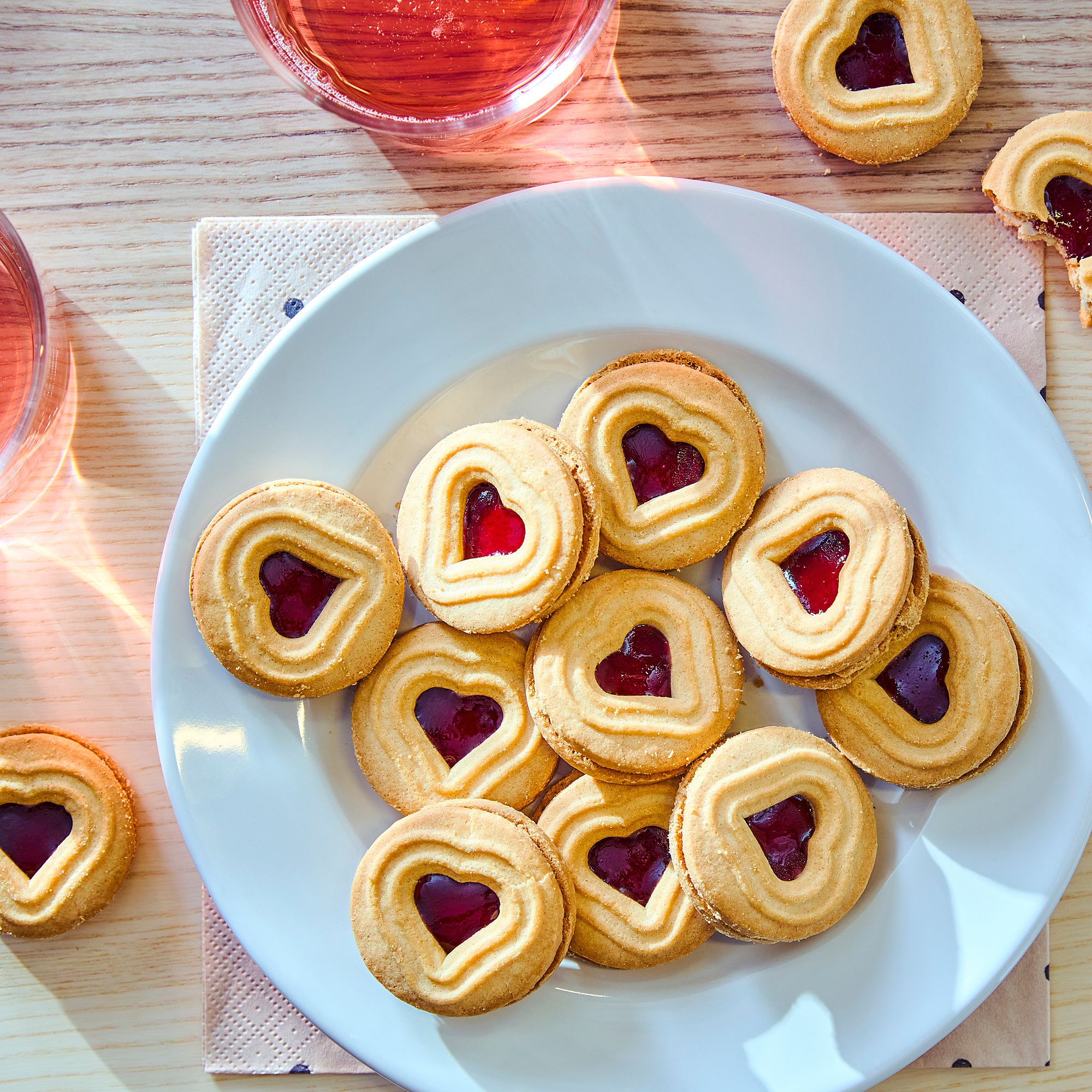 KAFFEREP biscuits with raspberry filling